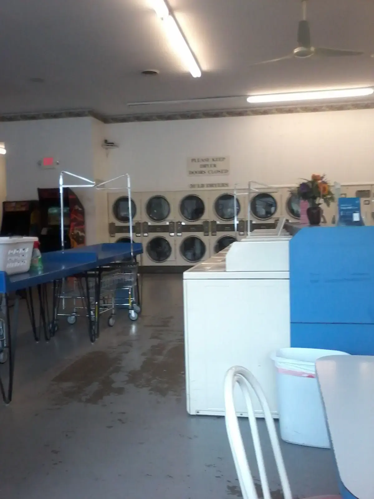 Duds 'N Suds Laundry thumbnail 9