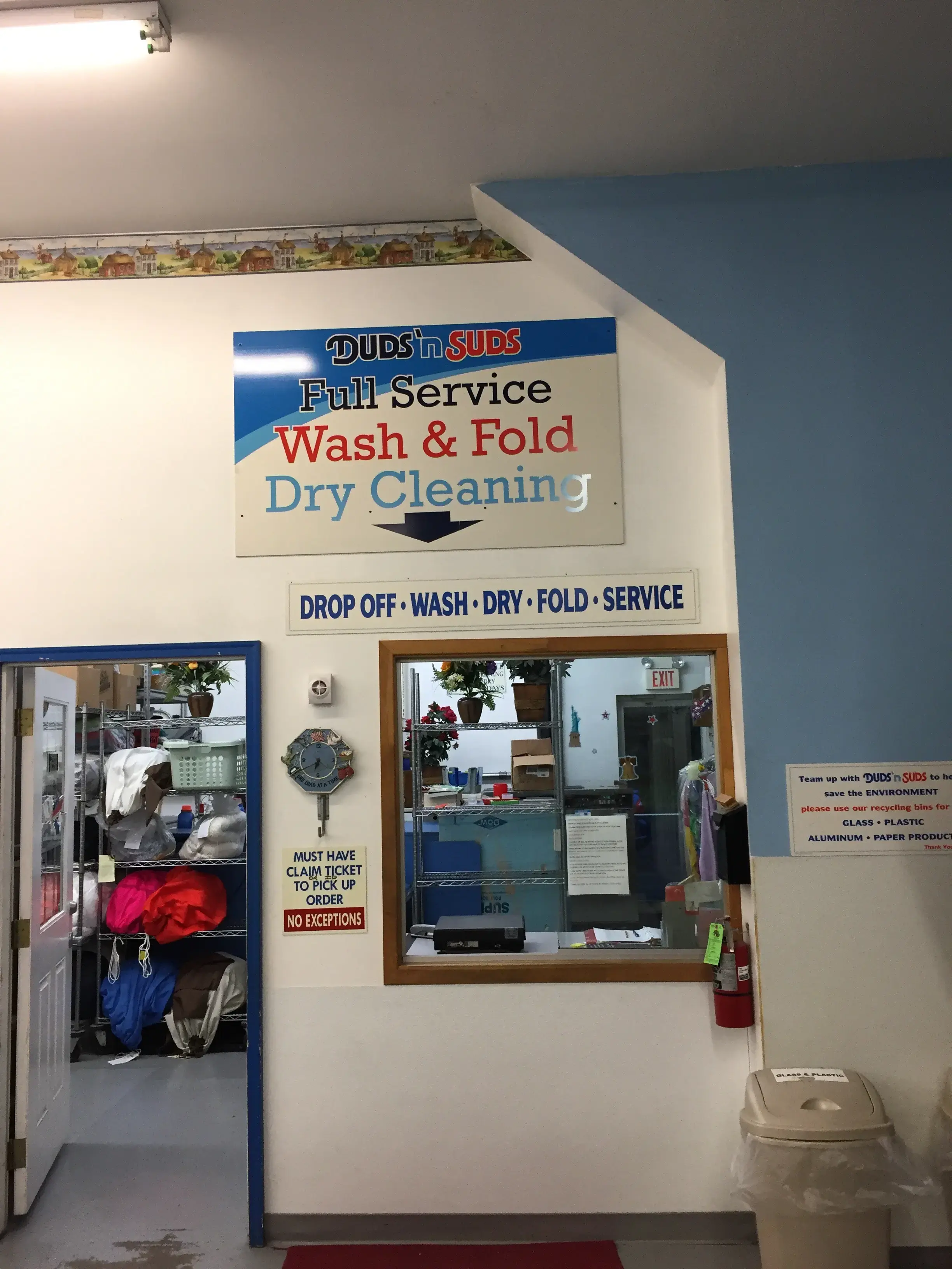 Duds 'N Suds Laundry thumbnail 4