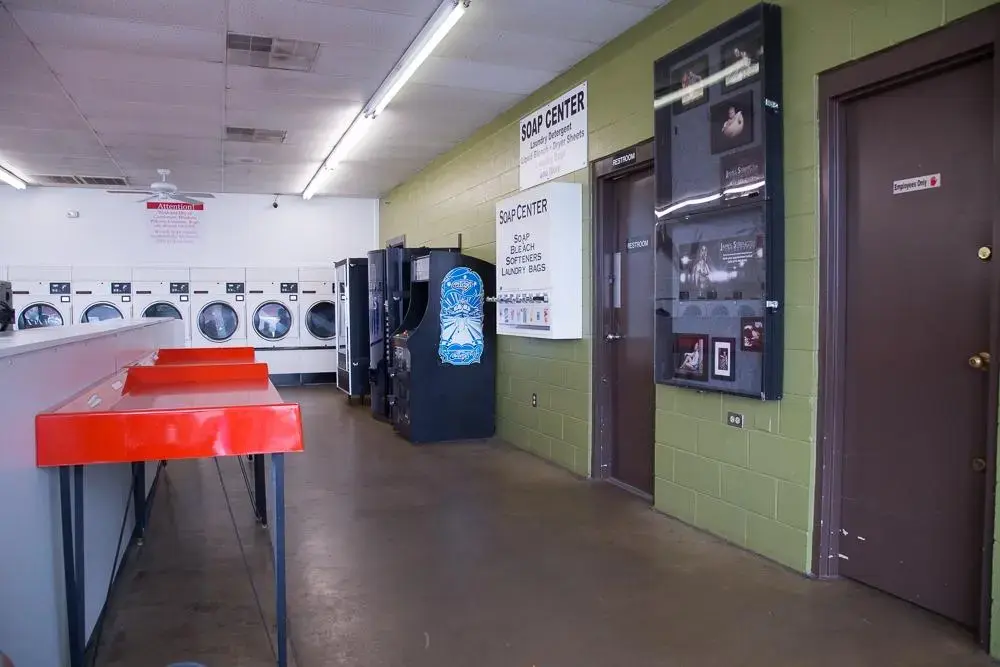 Duds N Suds Laundry - Image 11