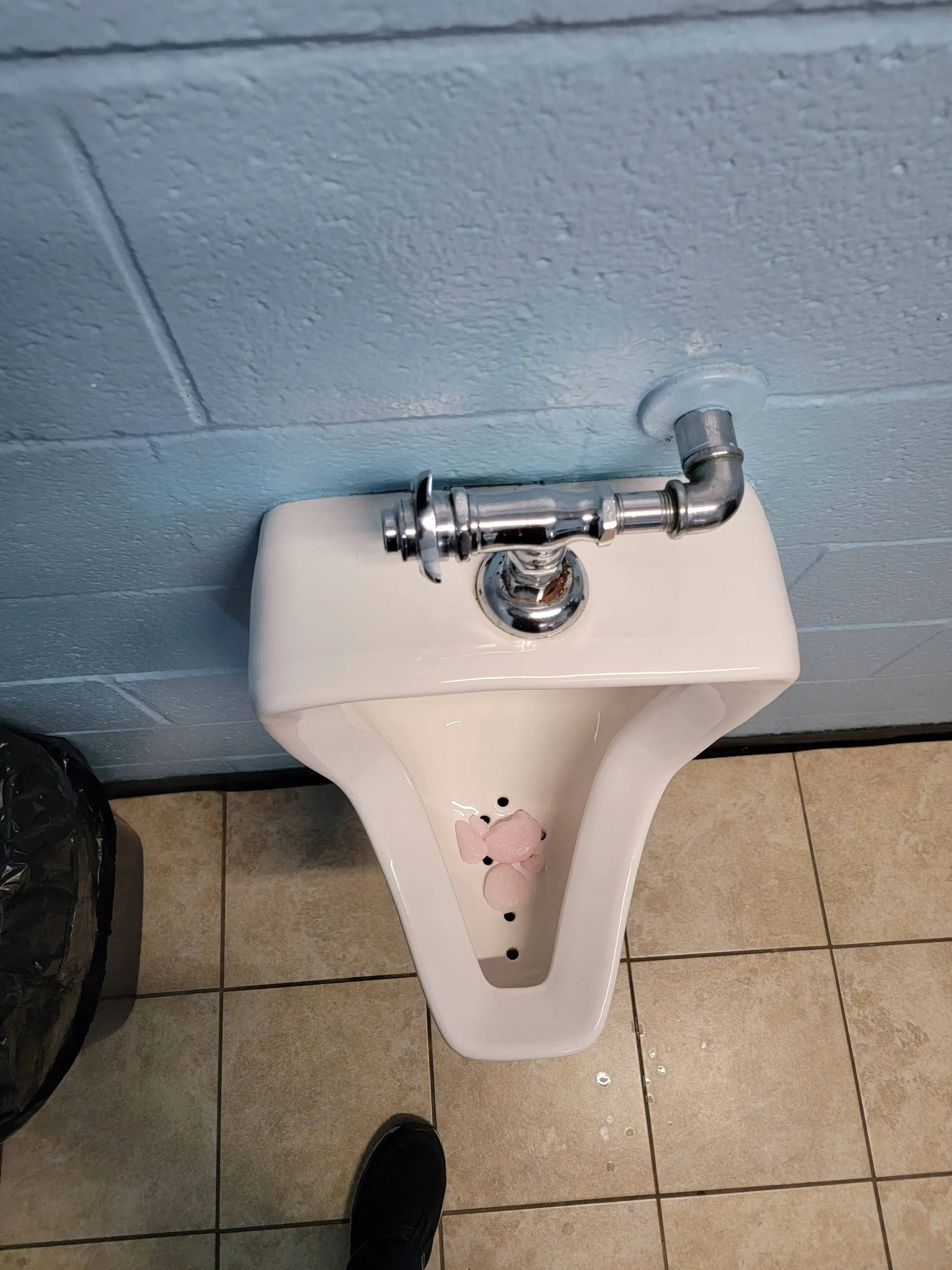 Duds N Suds Laundry - Image 18