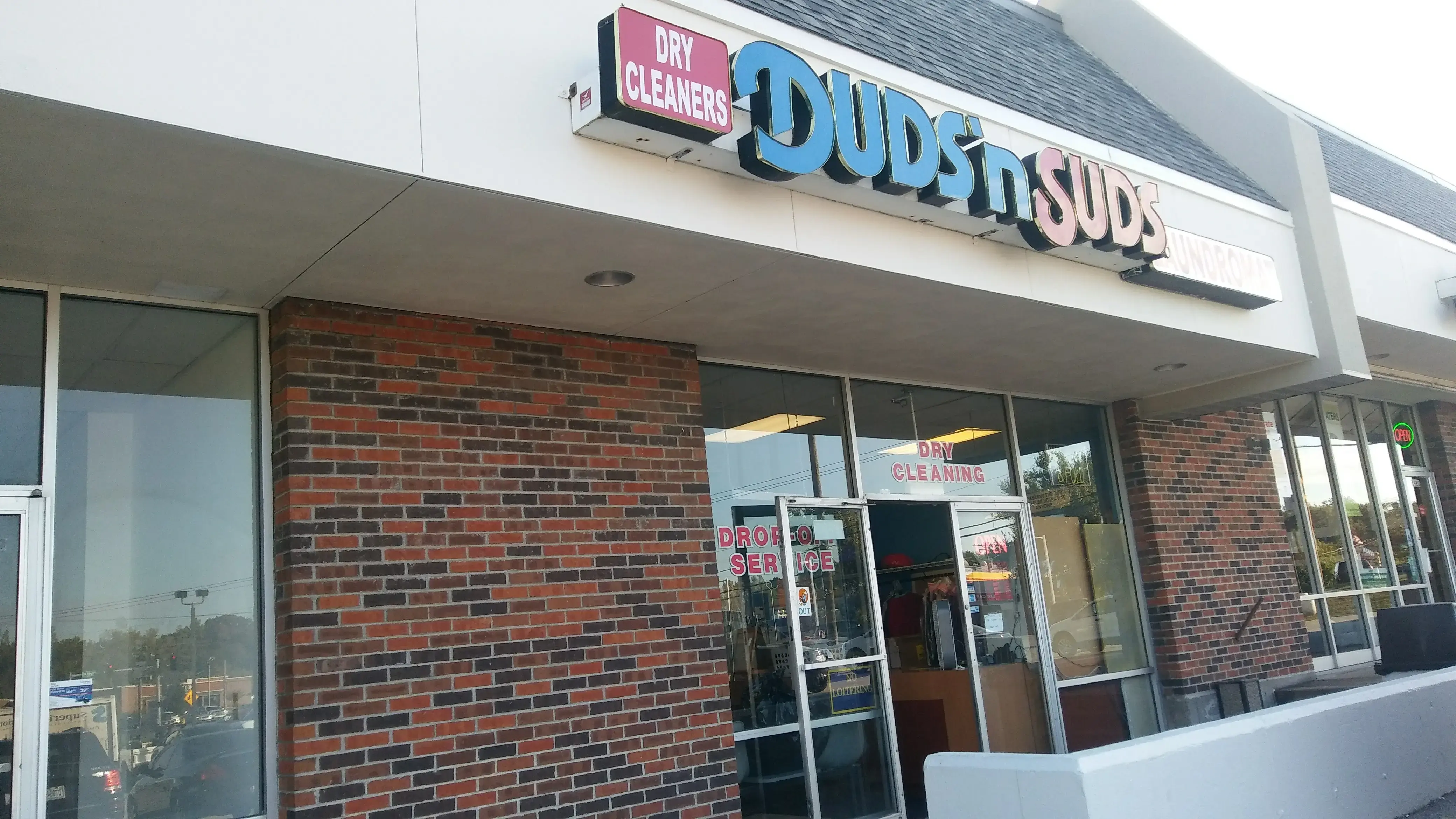 Duds 'n Suds thumbnail 8