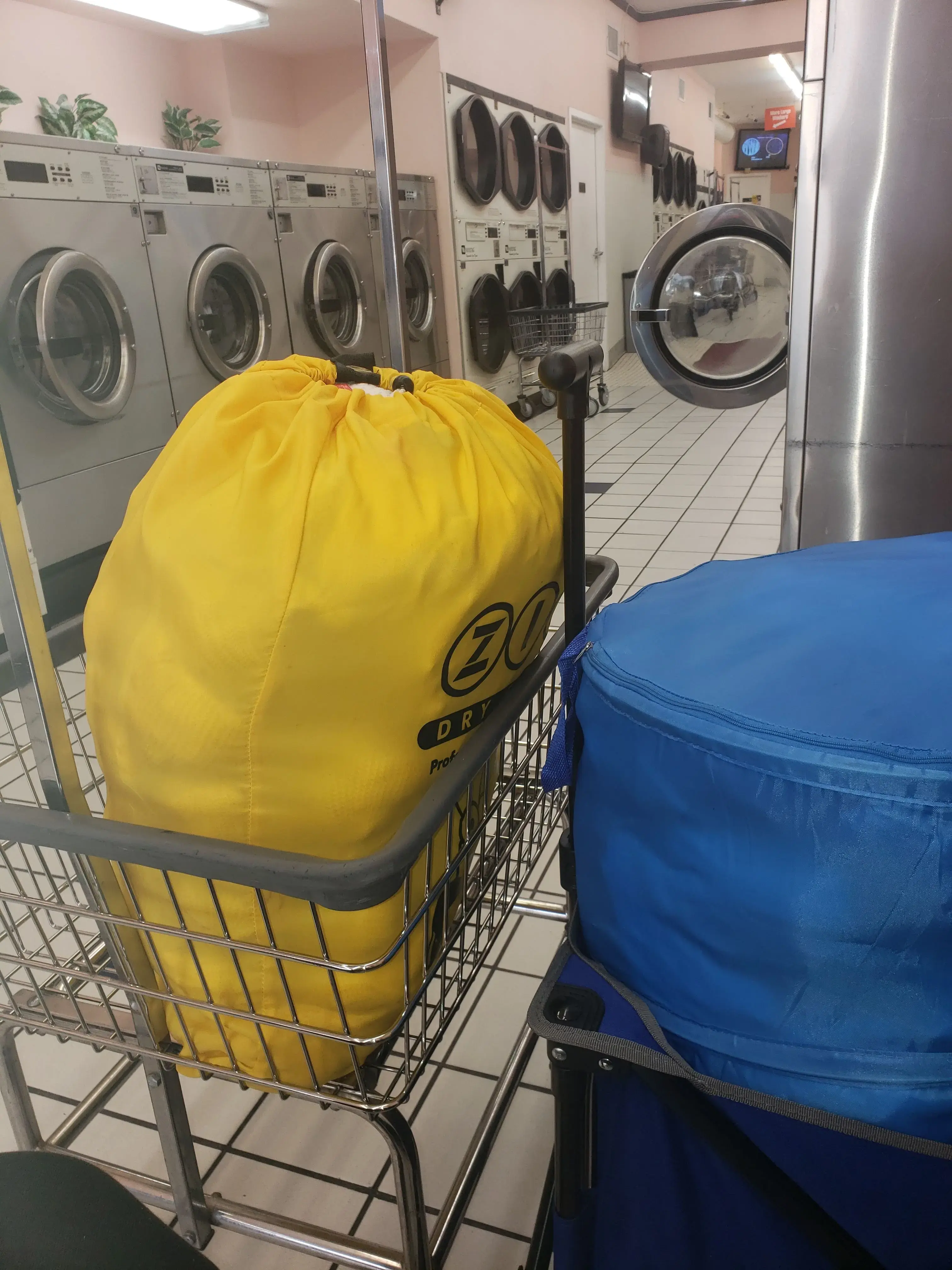 Dukes Laundromat - Image 10