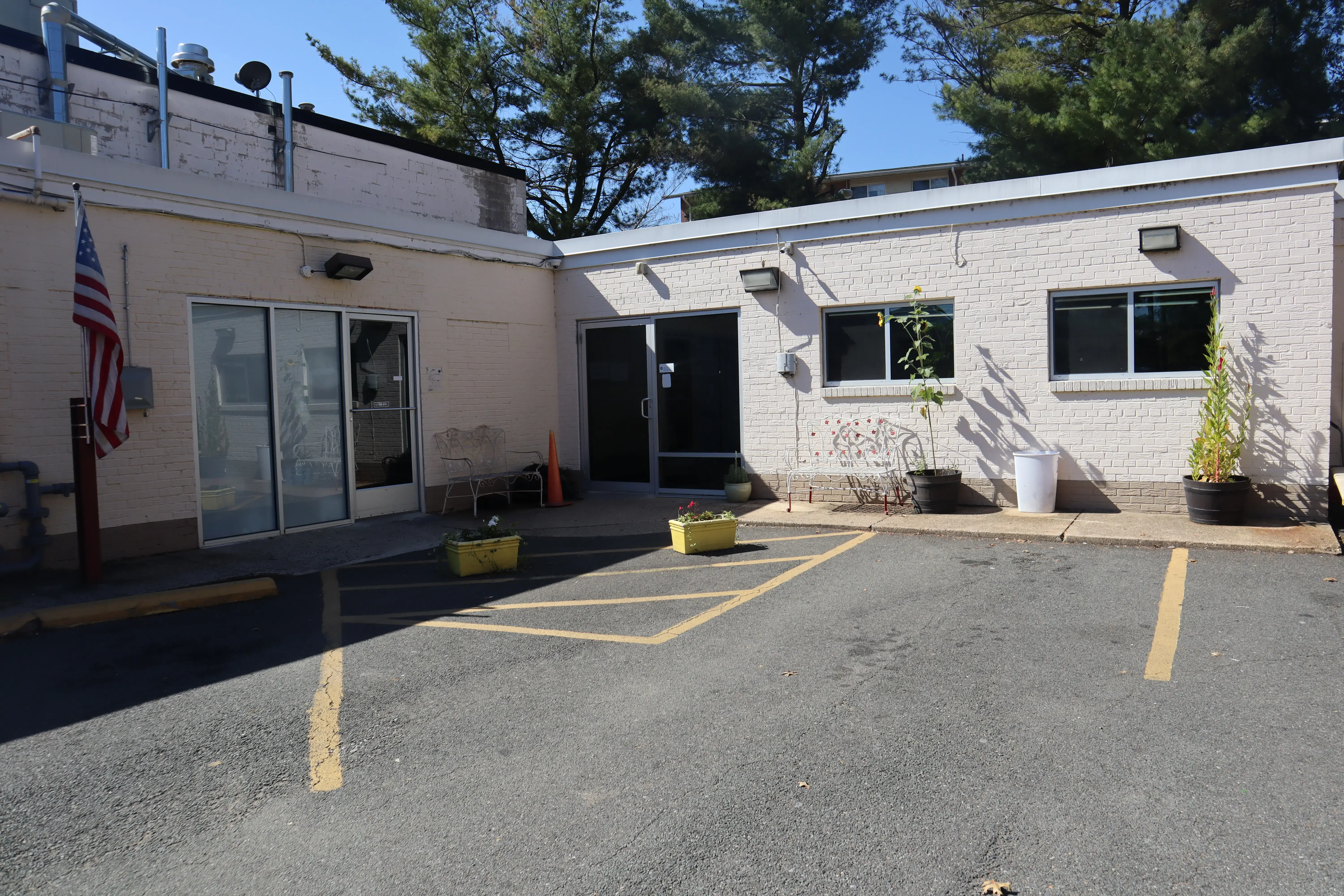 Dukes Laundromat - Image 6