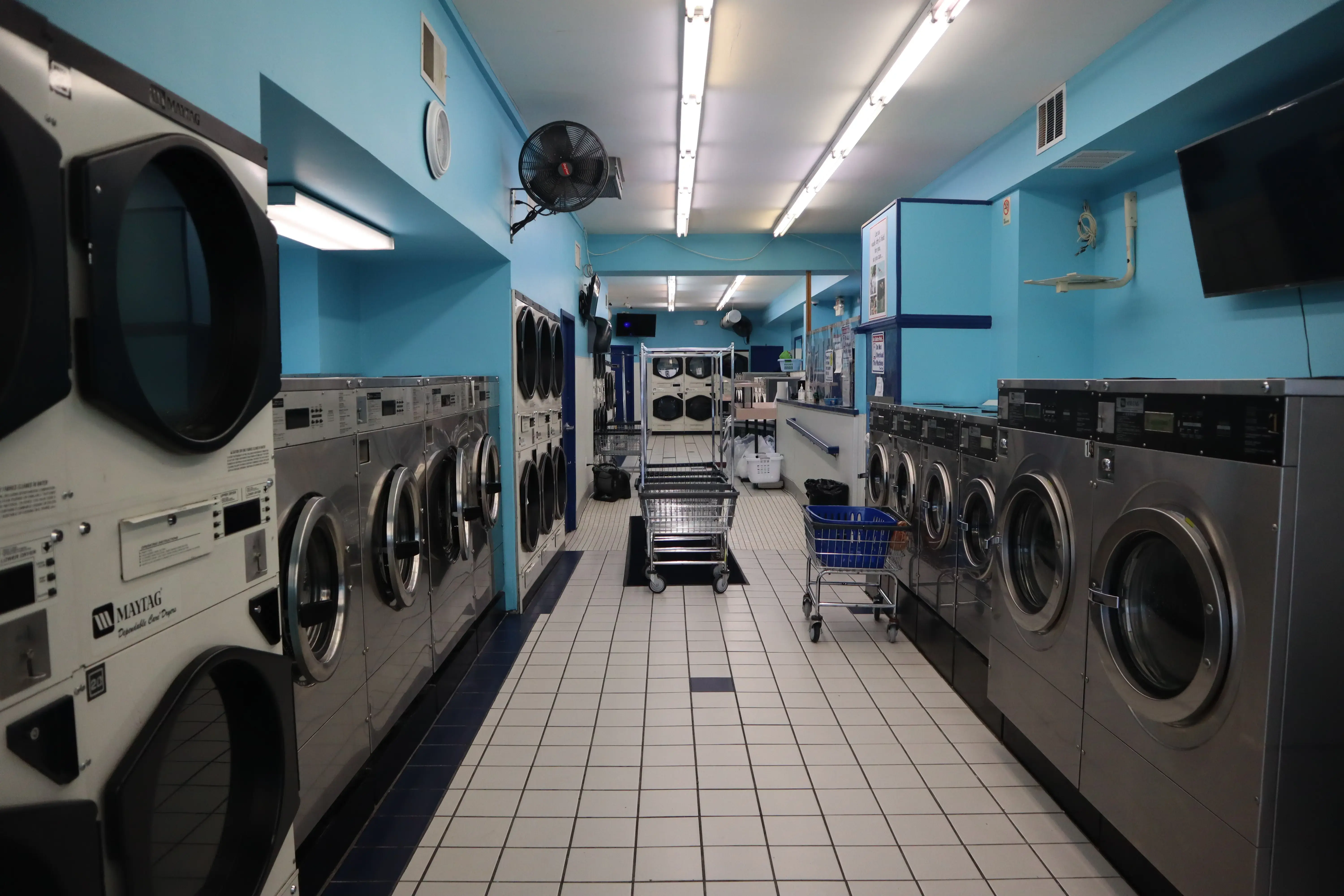 Dukes Laundromat - Image 2