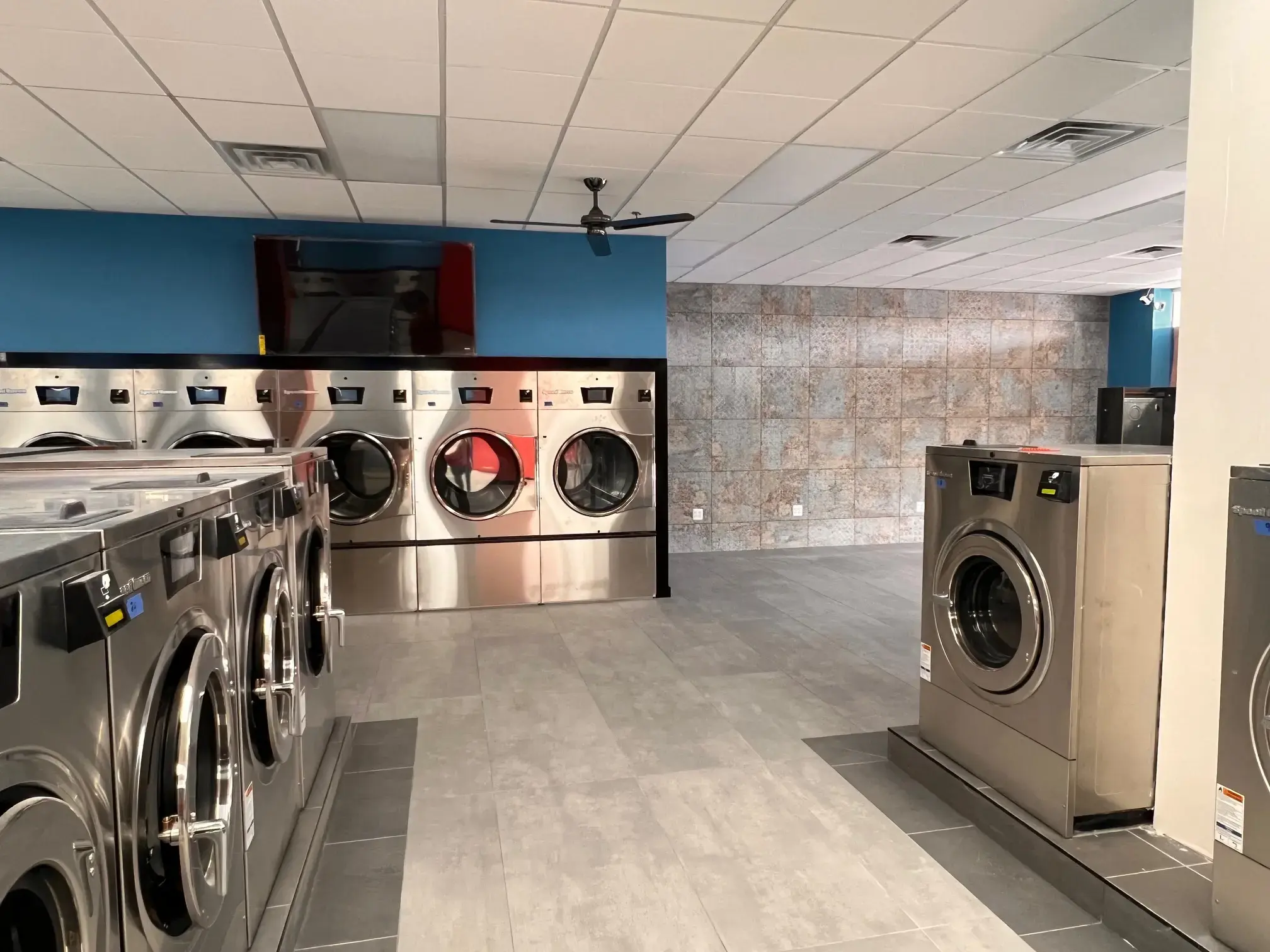 Dumfries Card Laundromat thumbnail 2