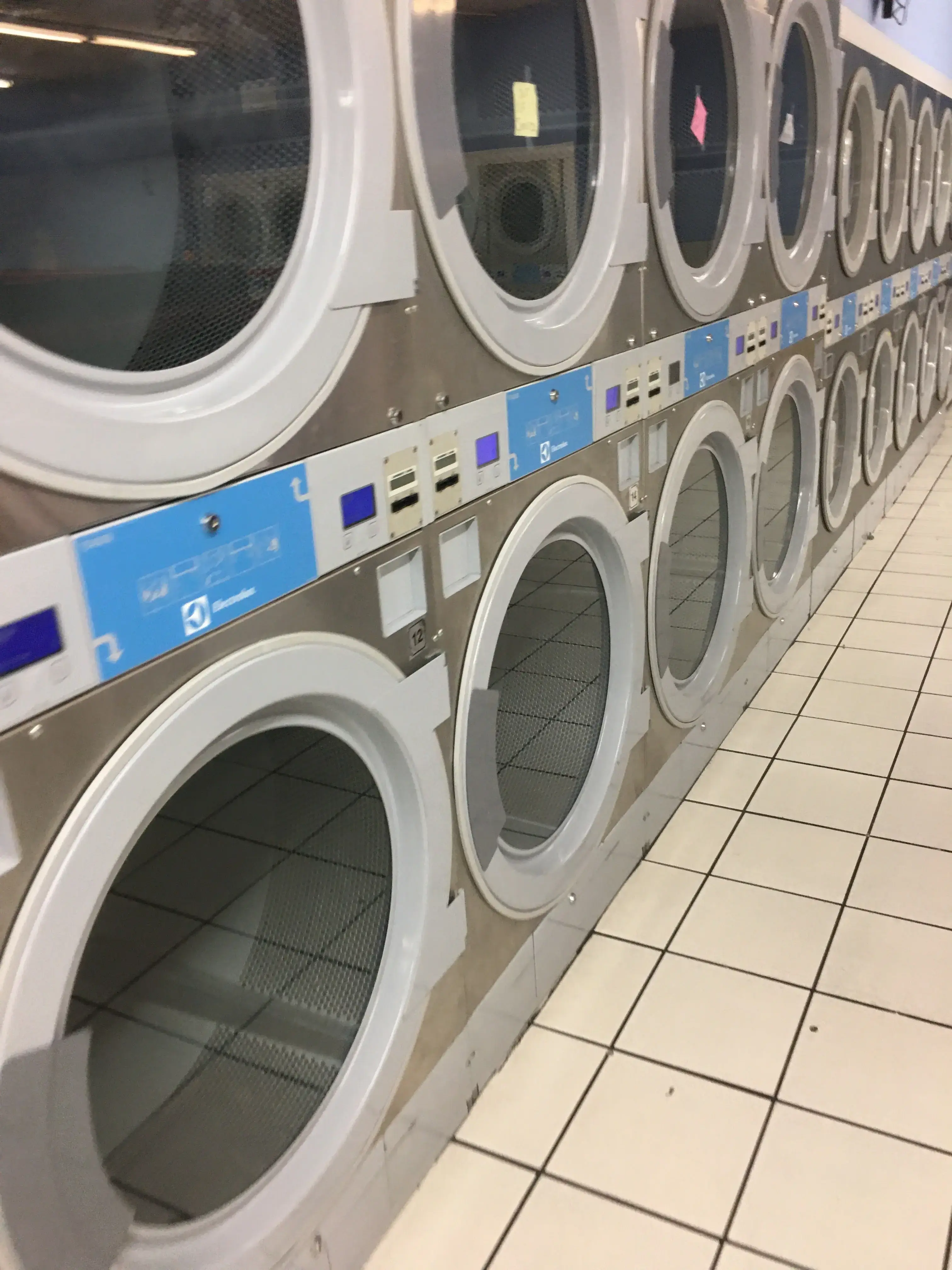Dumfries Card Laundromat thumbnail 4