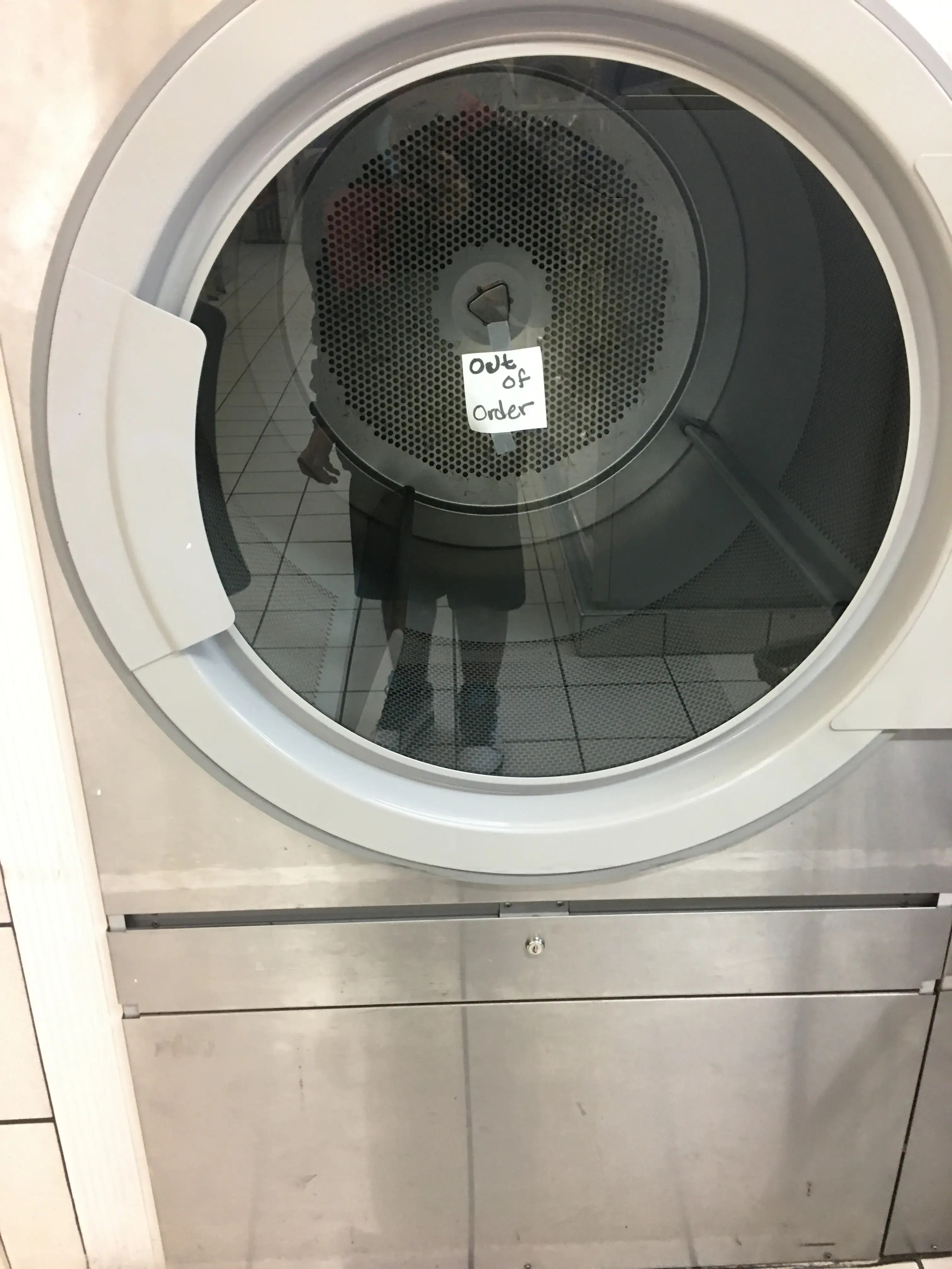 Dumfries Card Laundromat - Image 16