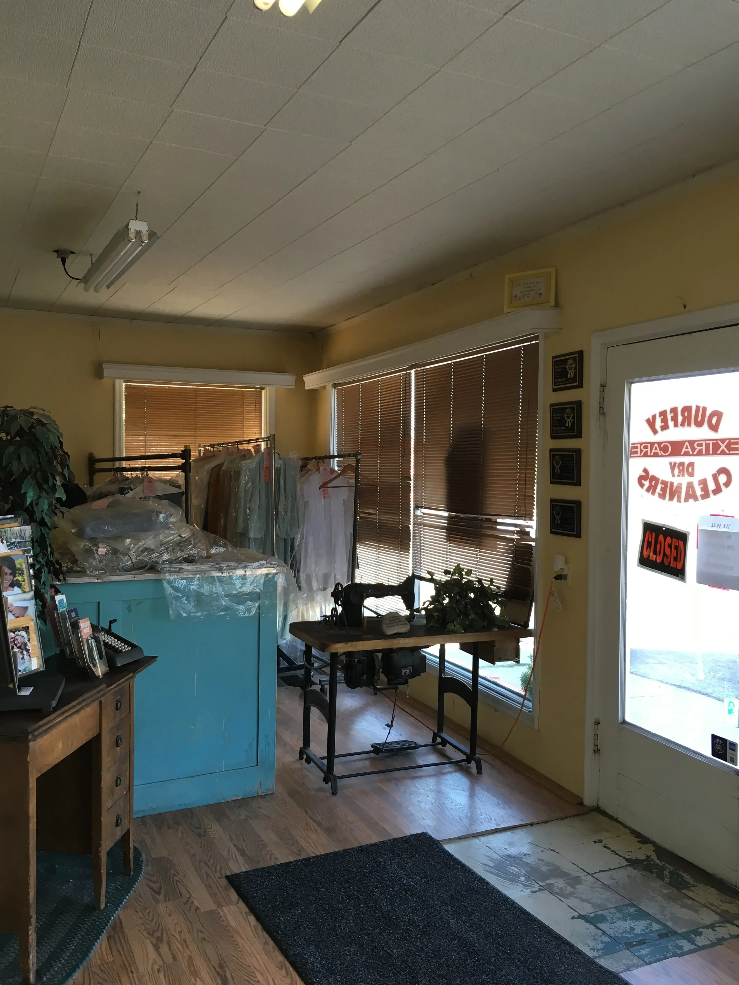 Durfey Extra Care Dry Cleaners thumbnail 3