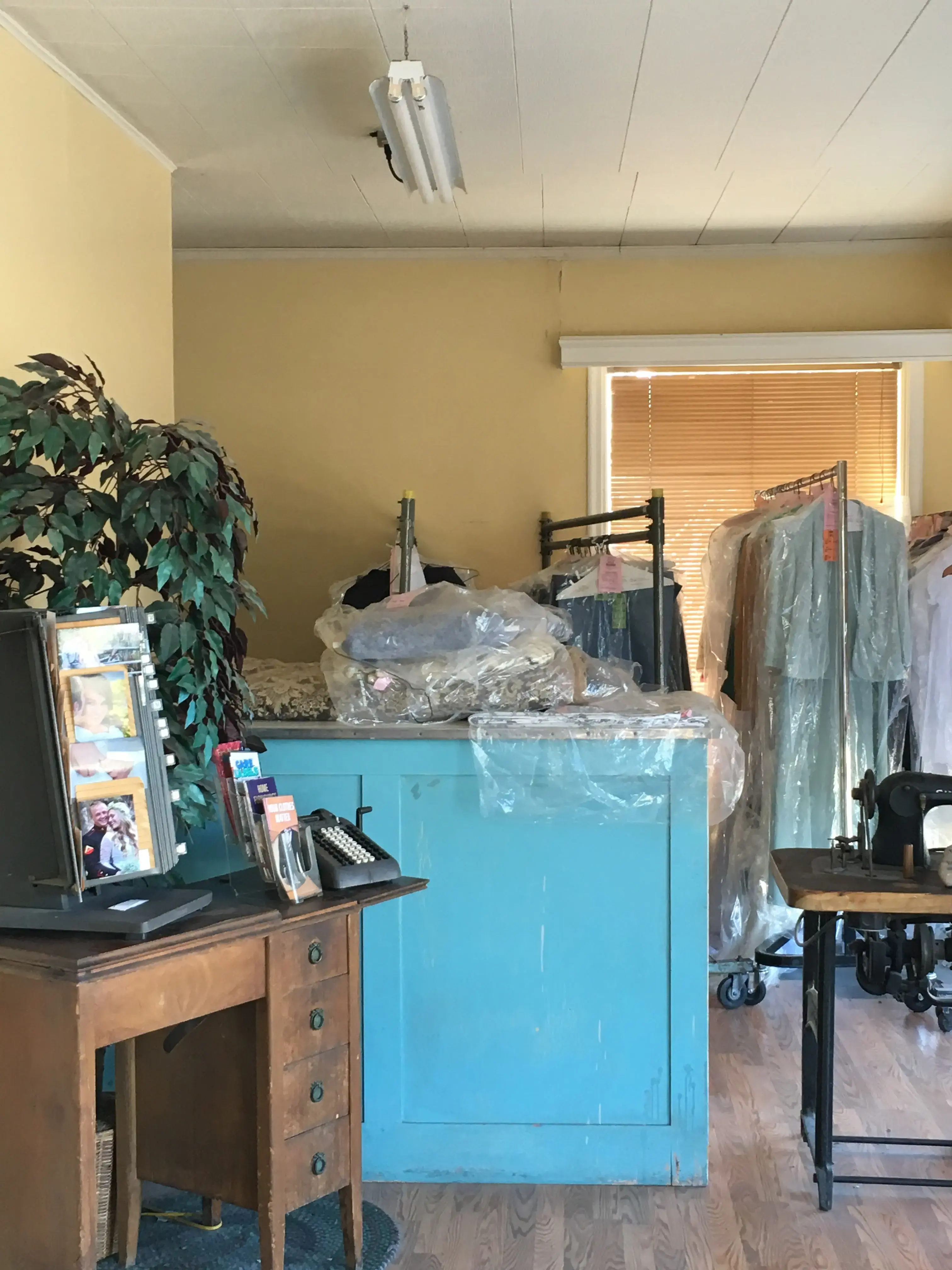 Durfey Extra Care Dry Cleaners thumbnail 20