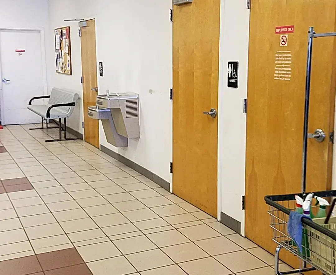 Durham Cleaners & Laundromat - Image 13