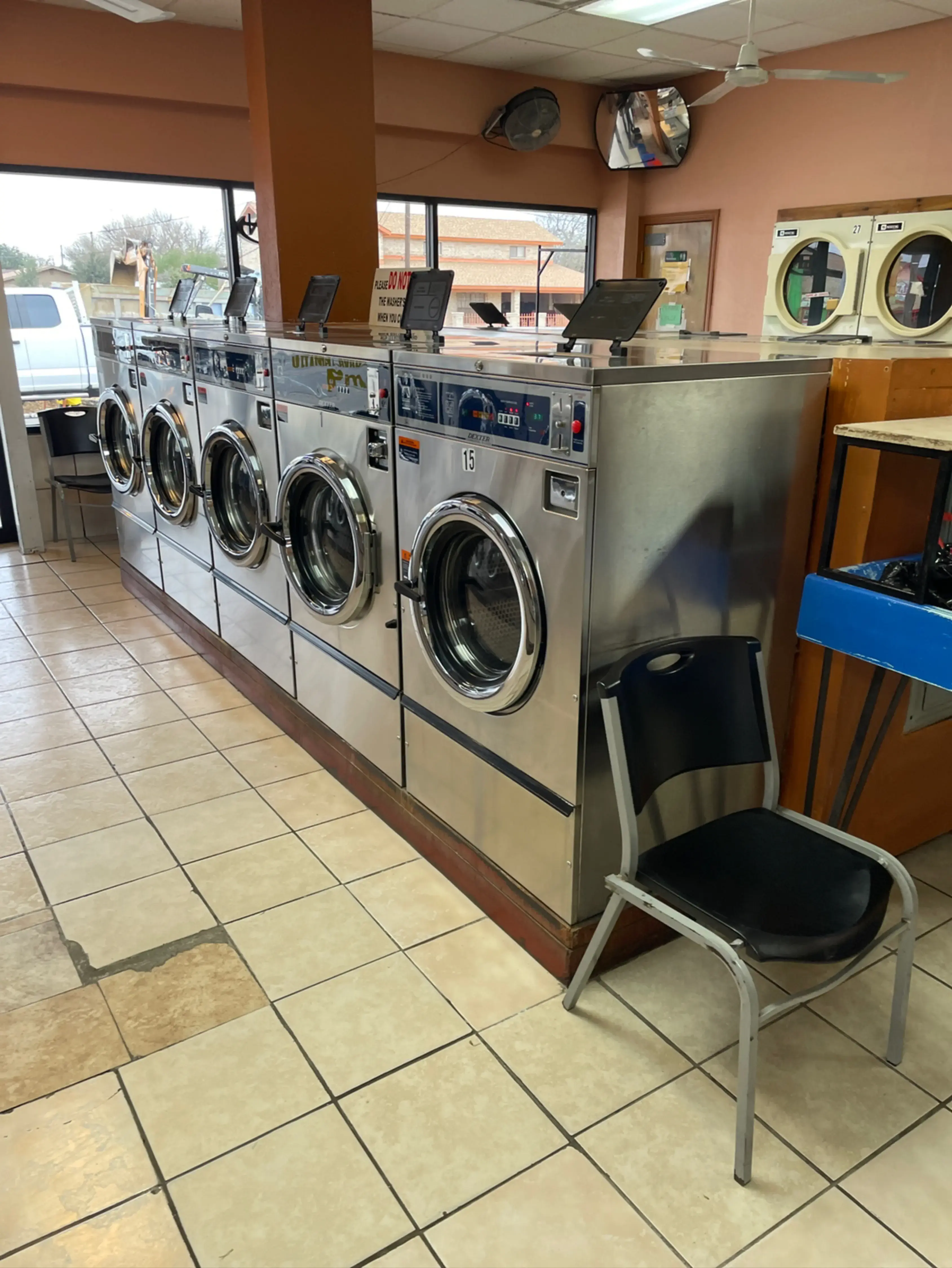 Dusty’s Laundromat - Image 5