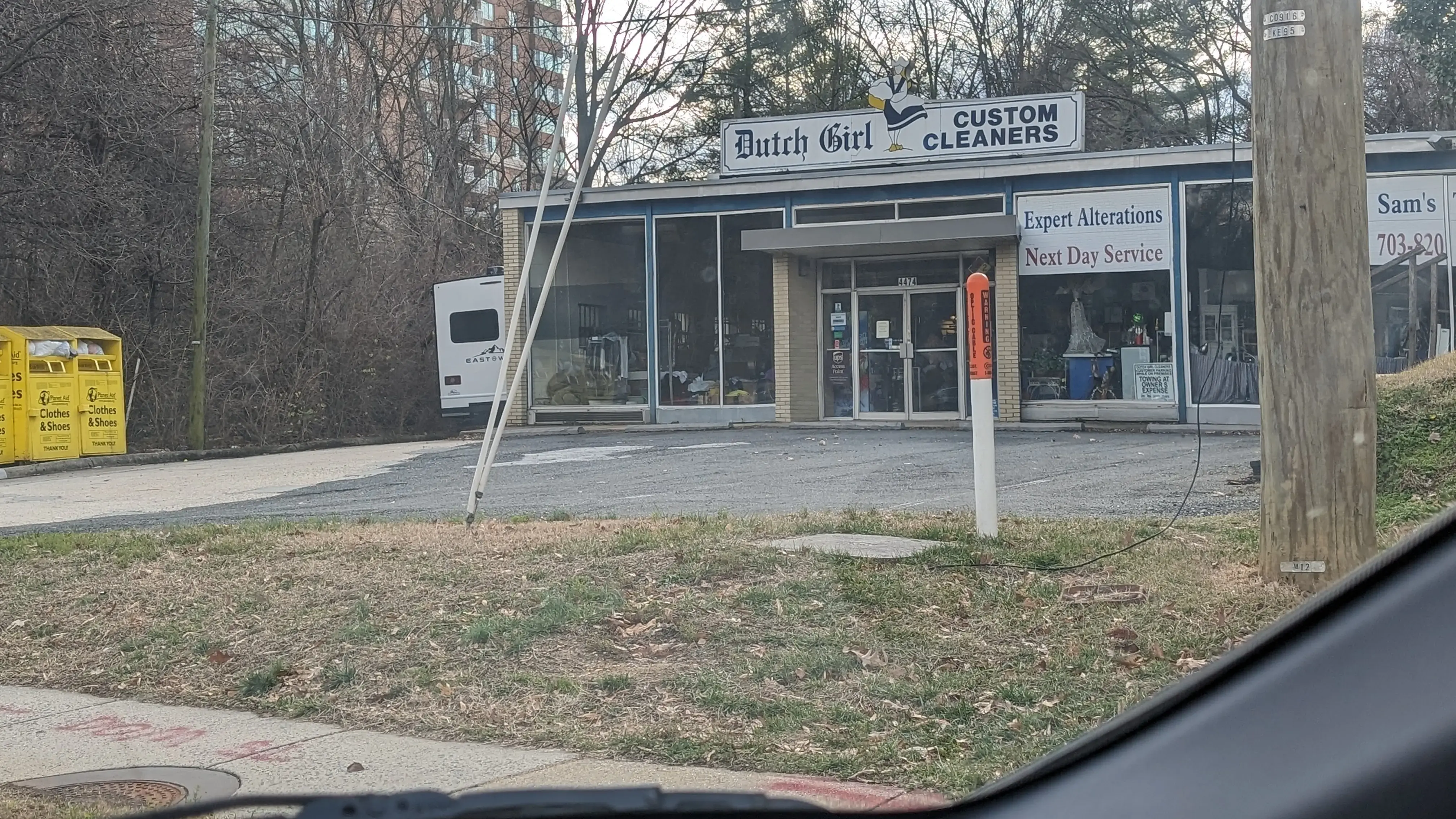 Dutch Girl Cleaners thumbnail 3