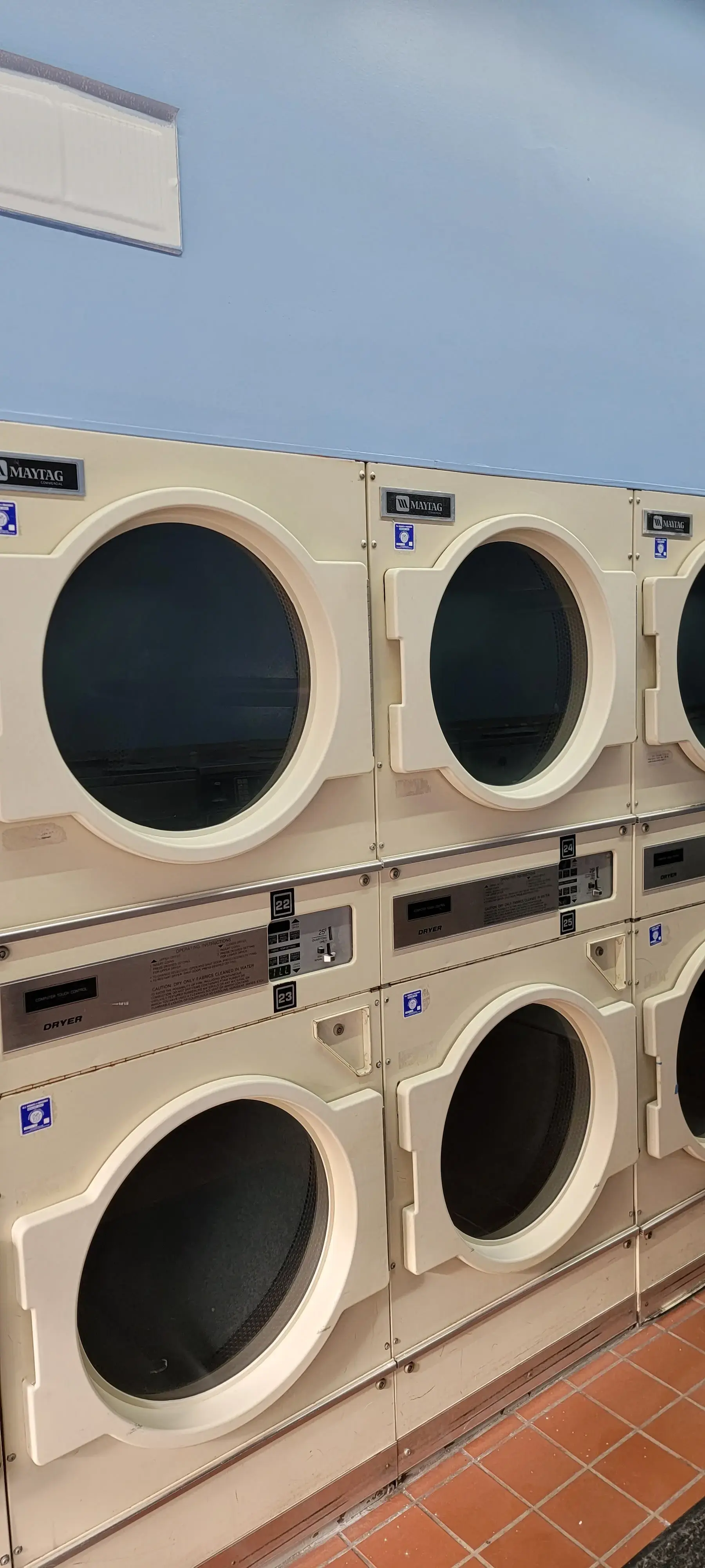Dutch Hill Laundromat thumbnail 2