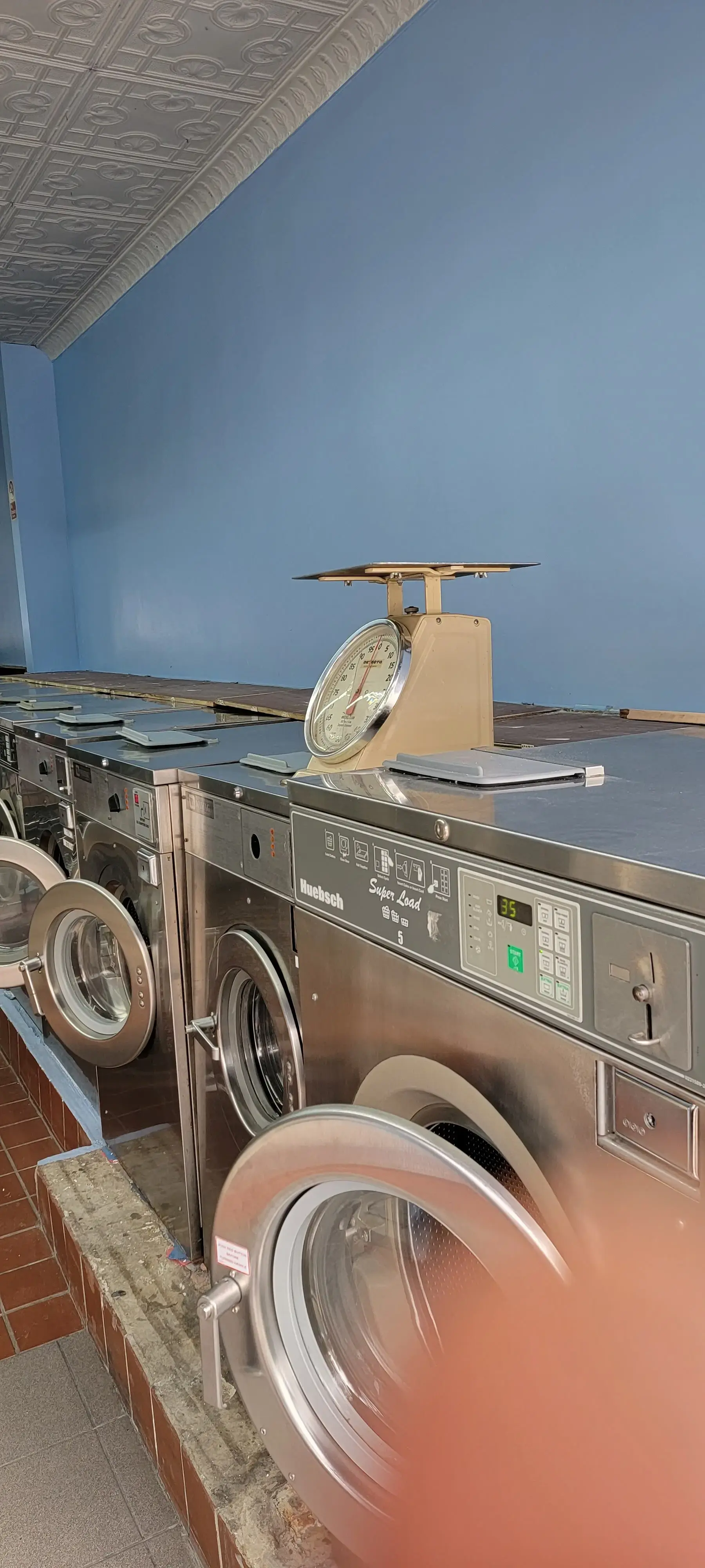 Dutch Hill Laundromat - Image 3