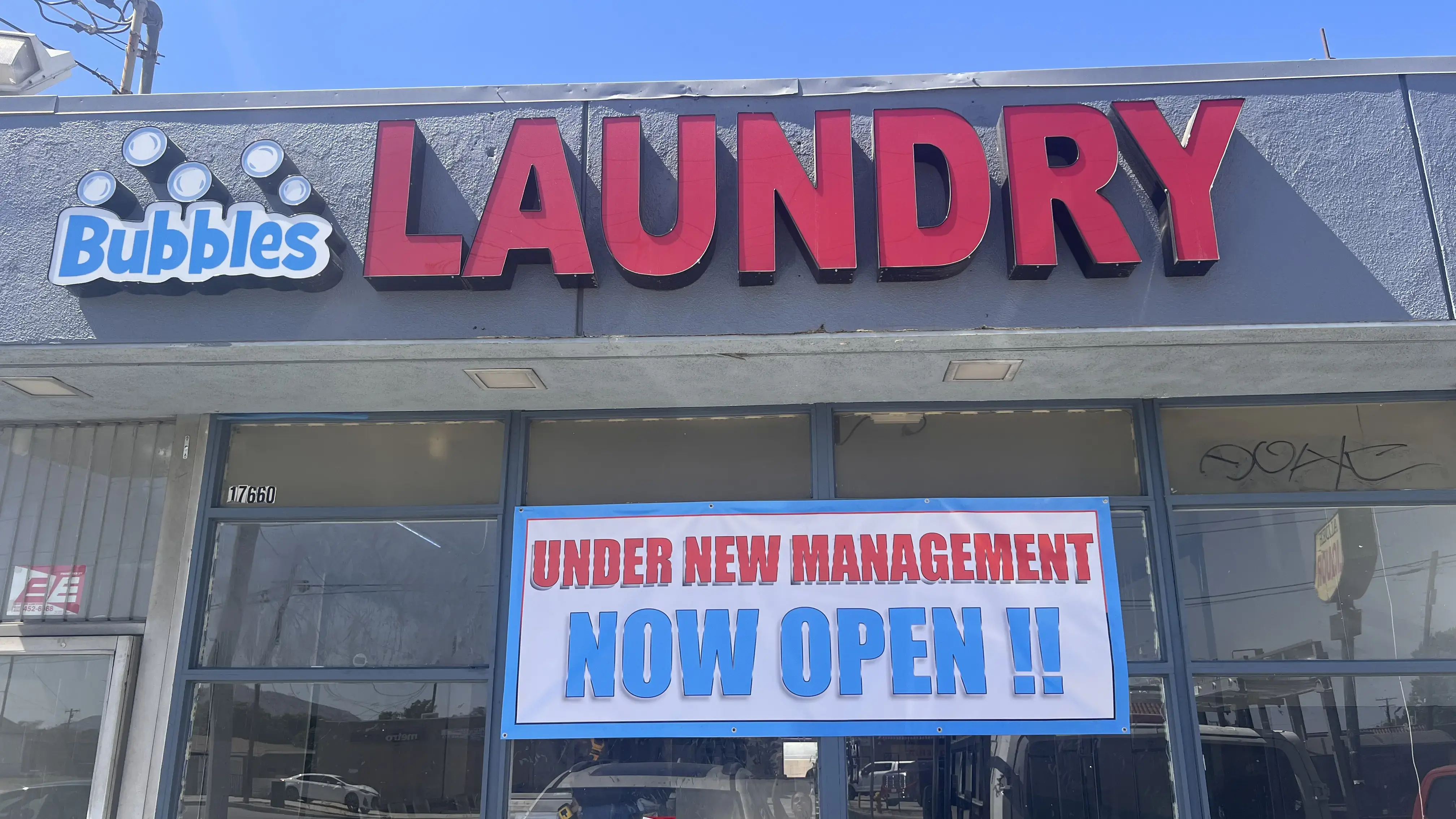 Dzlaundry - Bubbles Coin Laundry - Image 1