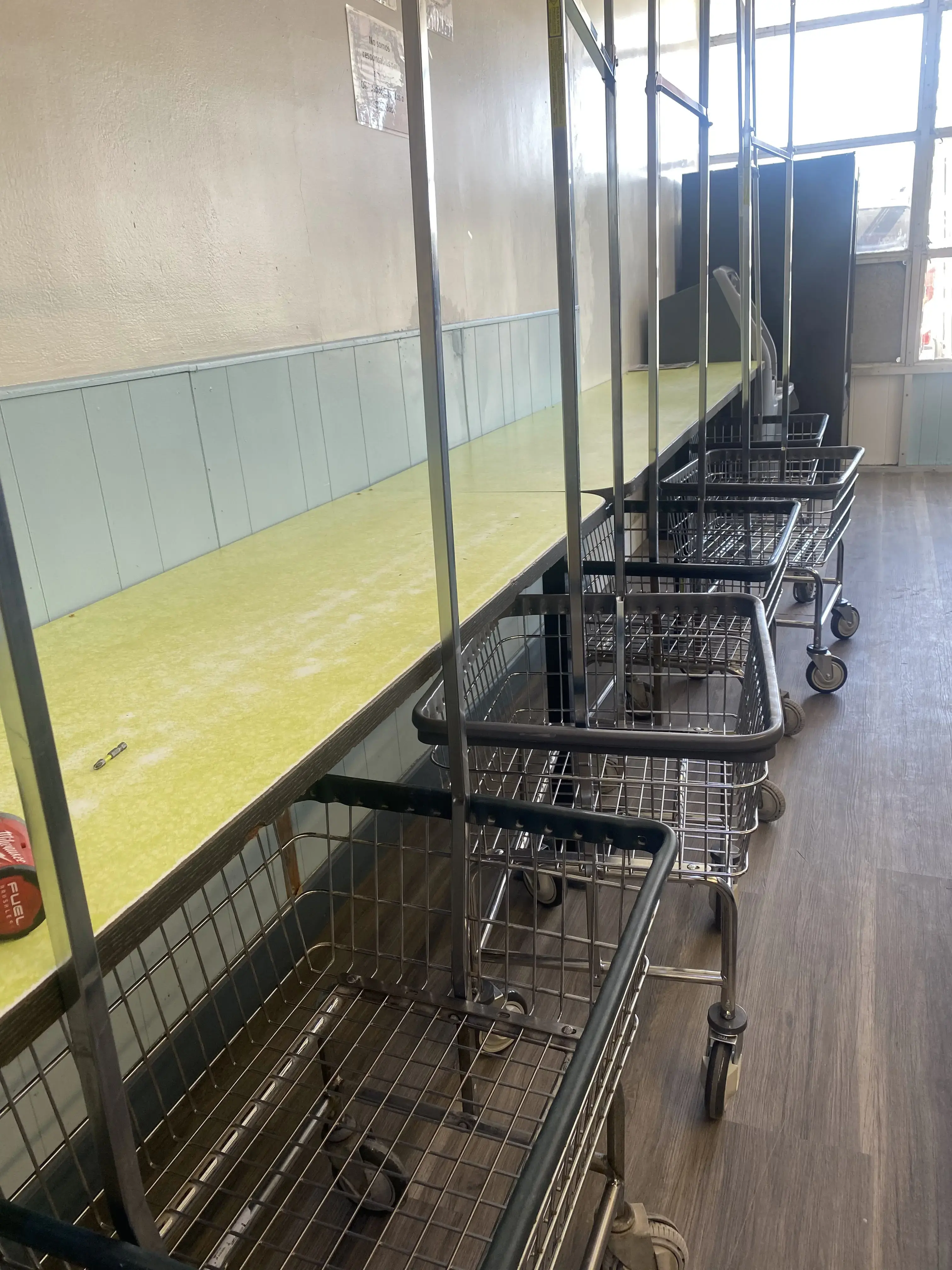 Dzlaundry - Bubbles Coin Laundry thumbnail 6