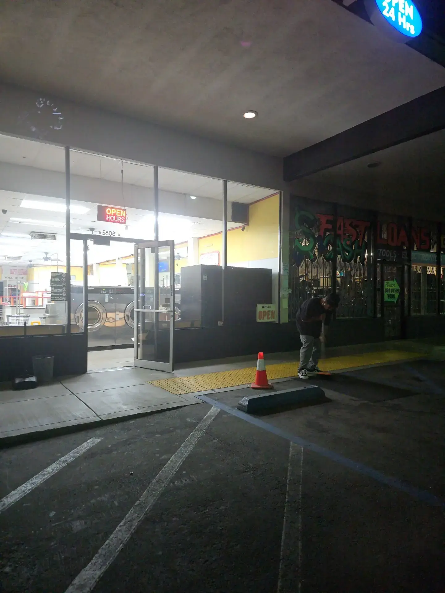 DZLaundry - Coin Laundry - Image 13