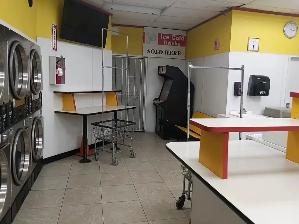 DZLaundry - Coin Laundry - Image 2