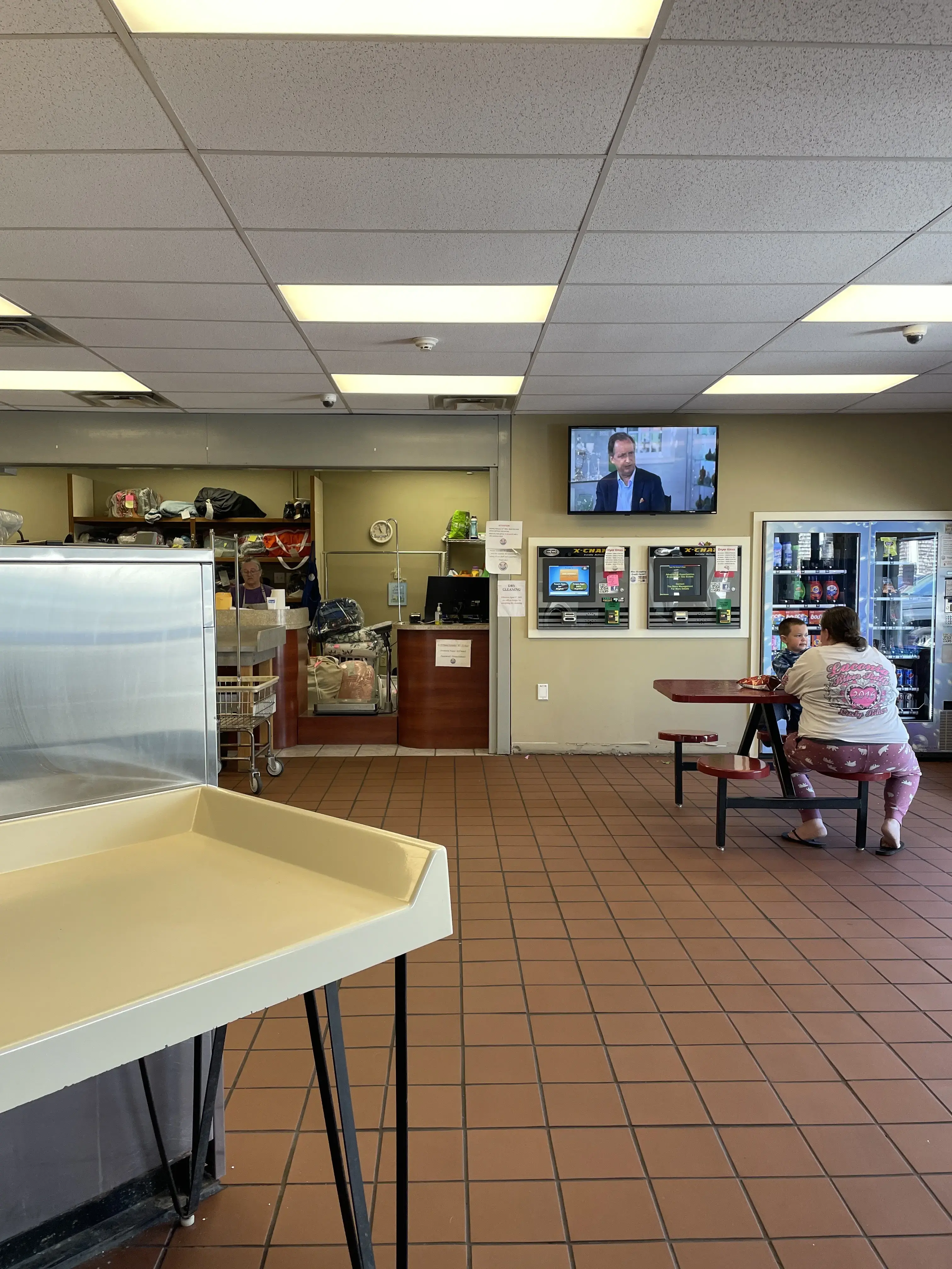E-Z Clean Laundry Center - Image 4