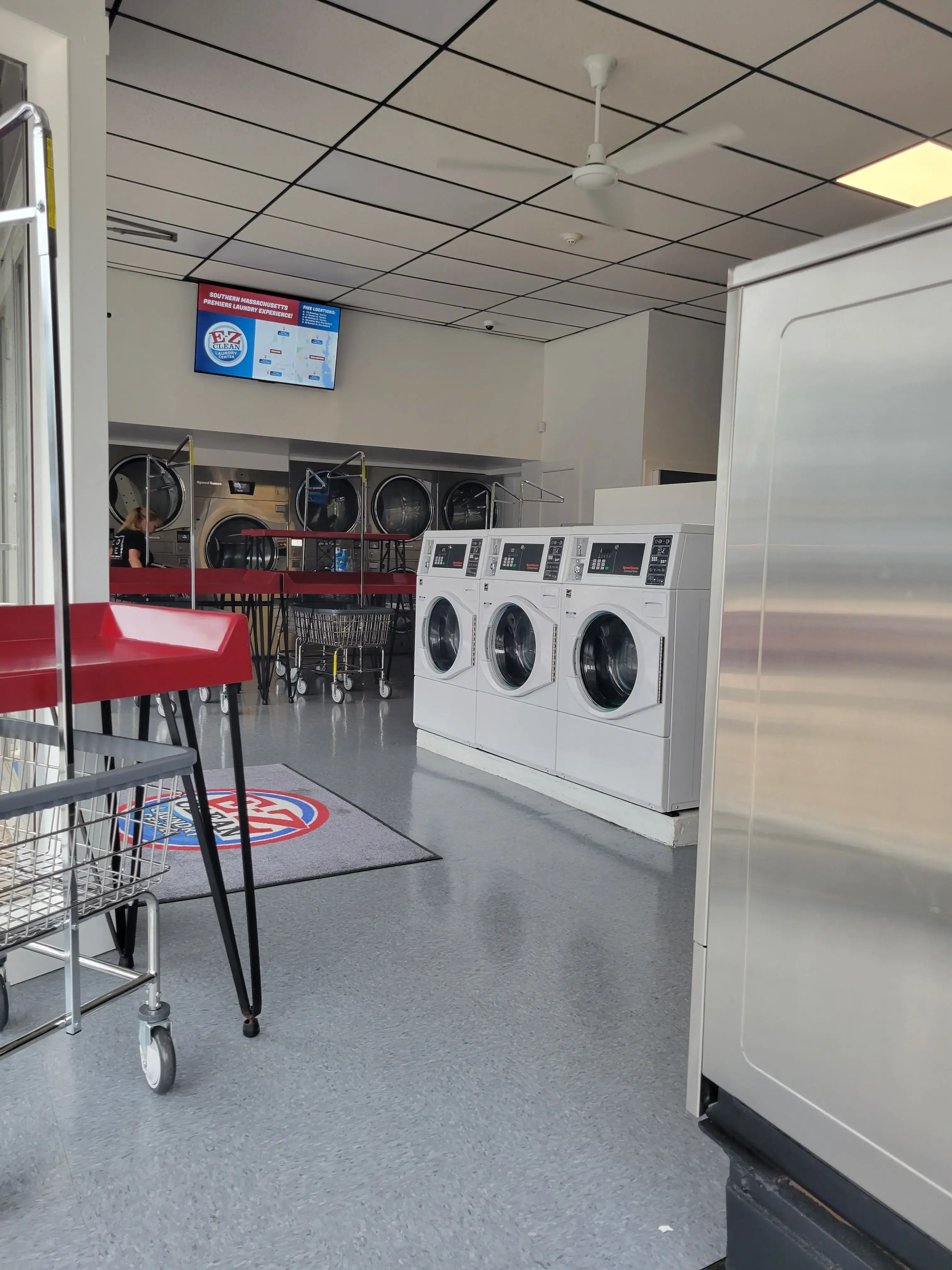 E-Z Clean Laundry Center - Image 13