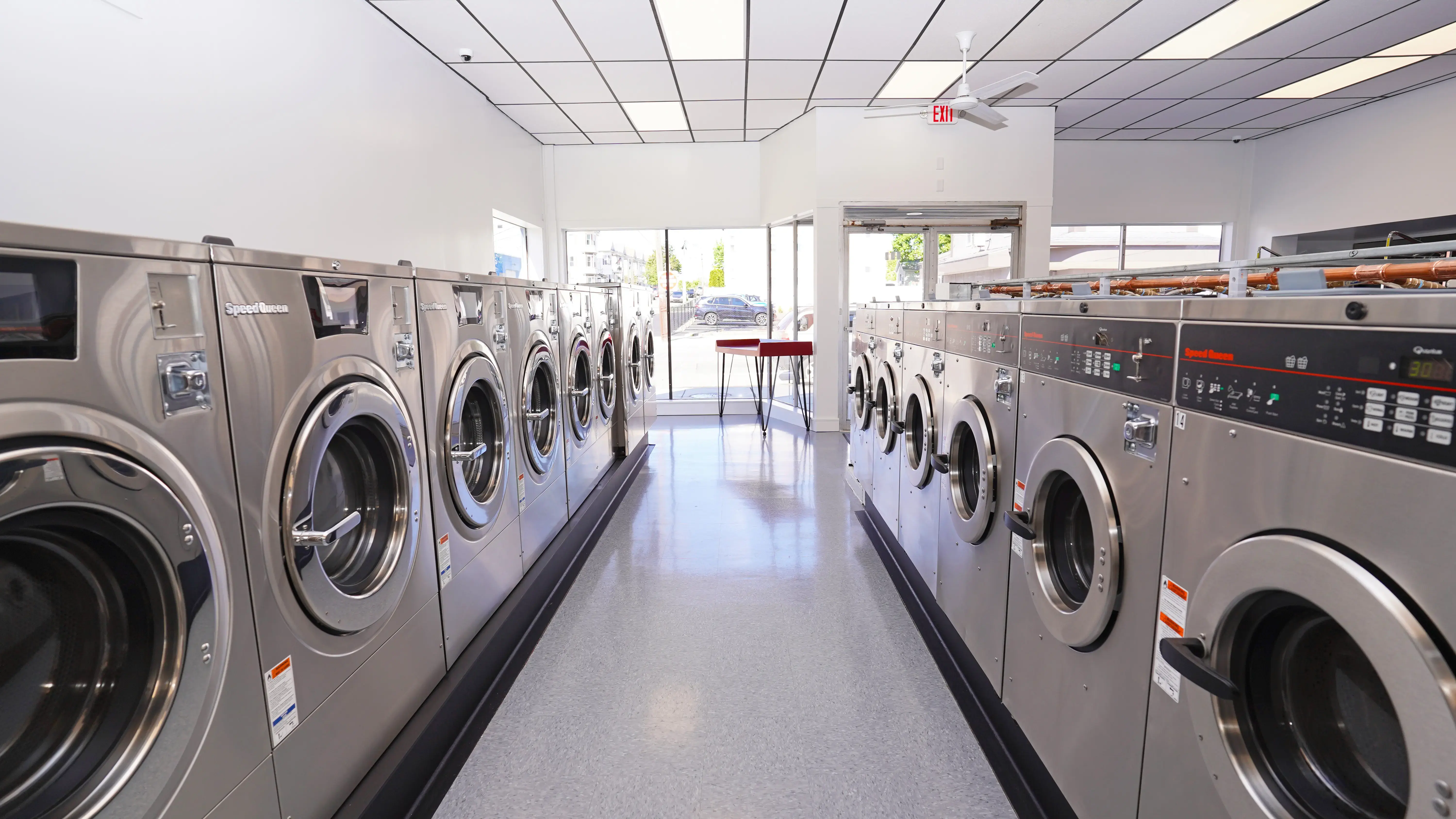 E-Z Clean Laundry Center thumbnail 1
