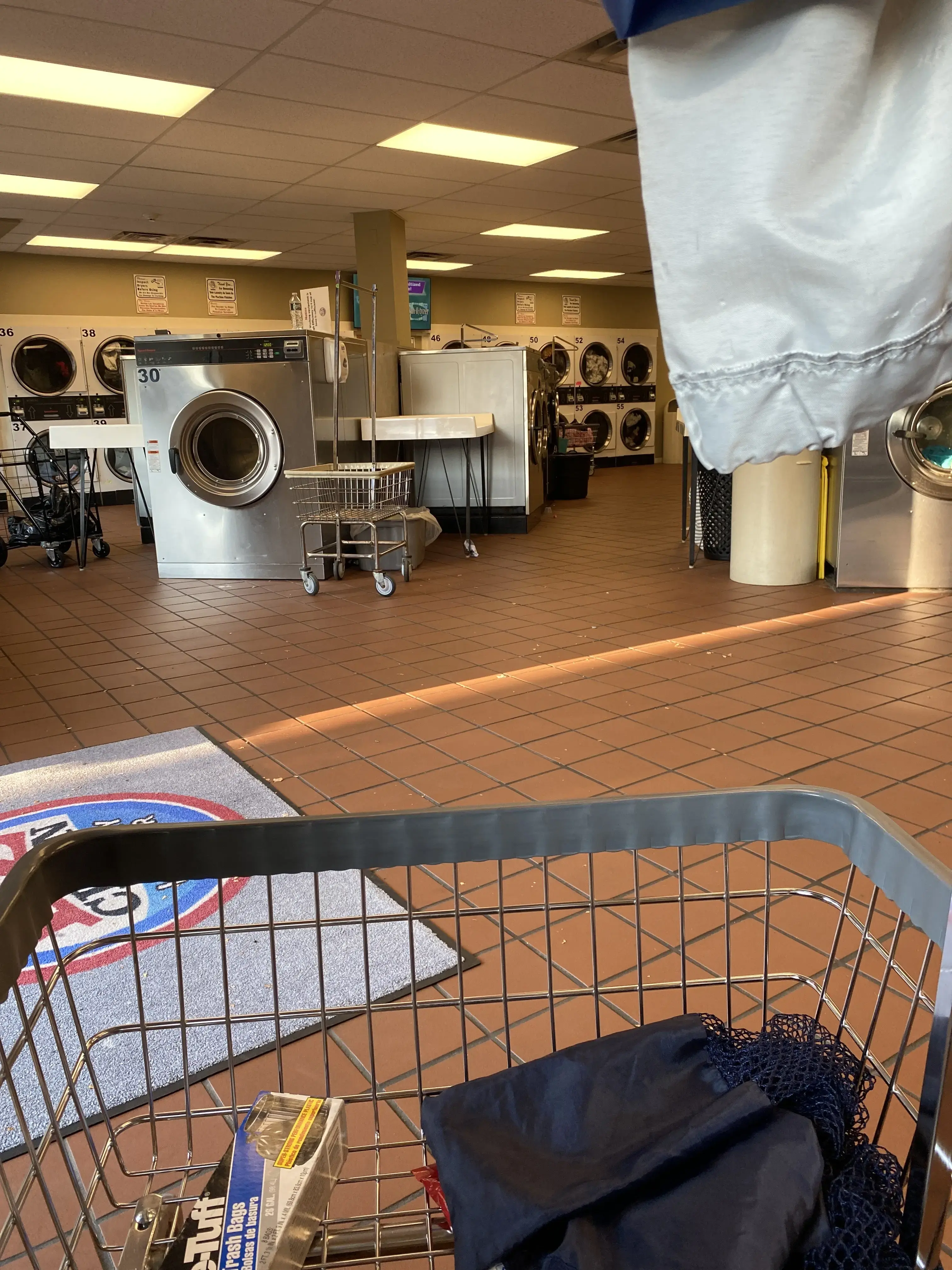 E-Z Clean Laundry Center thumbnail 7