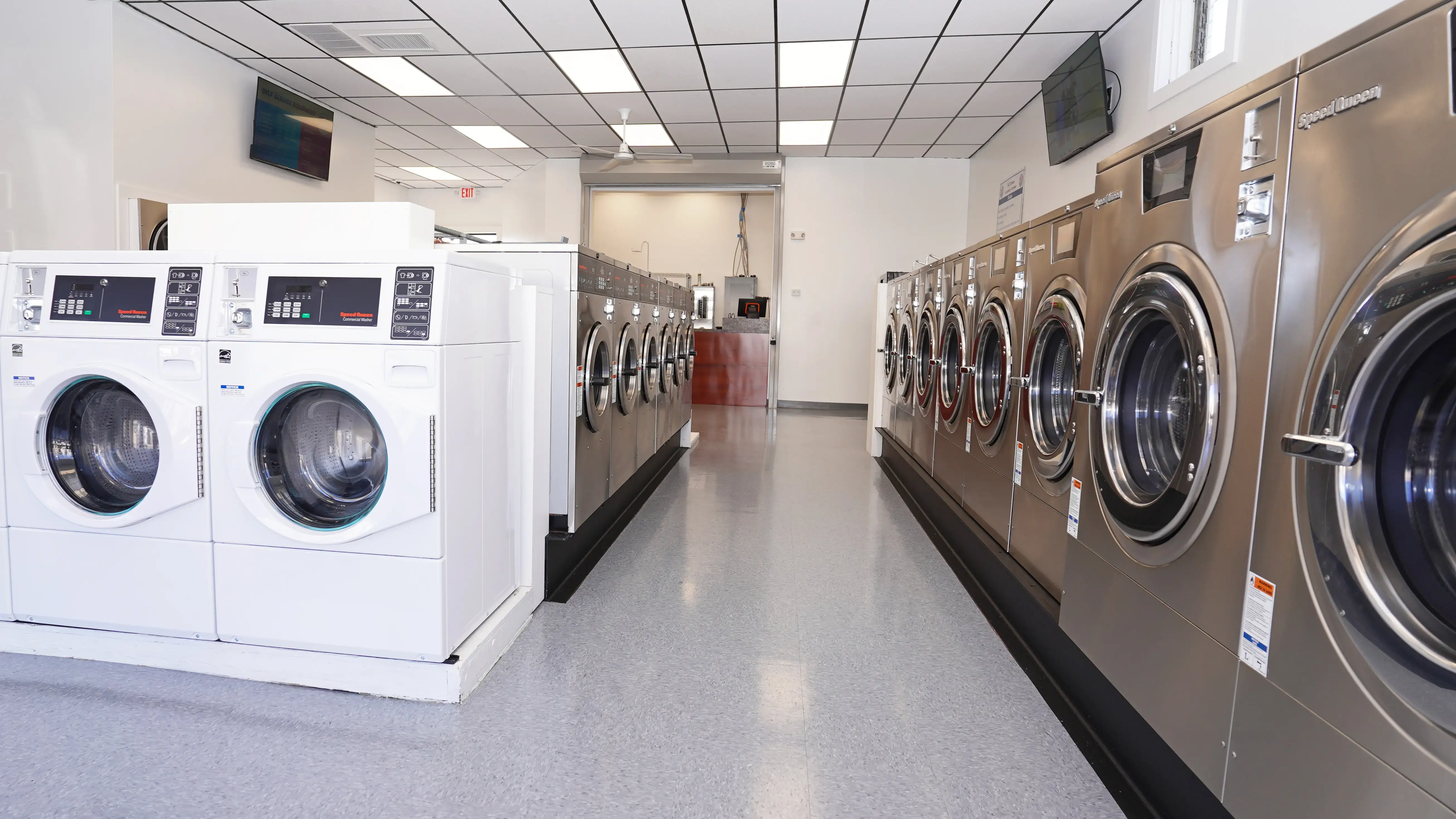 E-Z Clean Laundry Center - Image 19