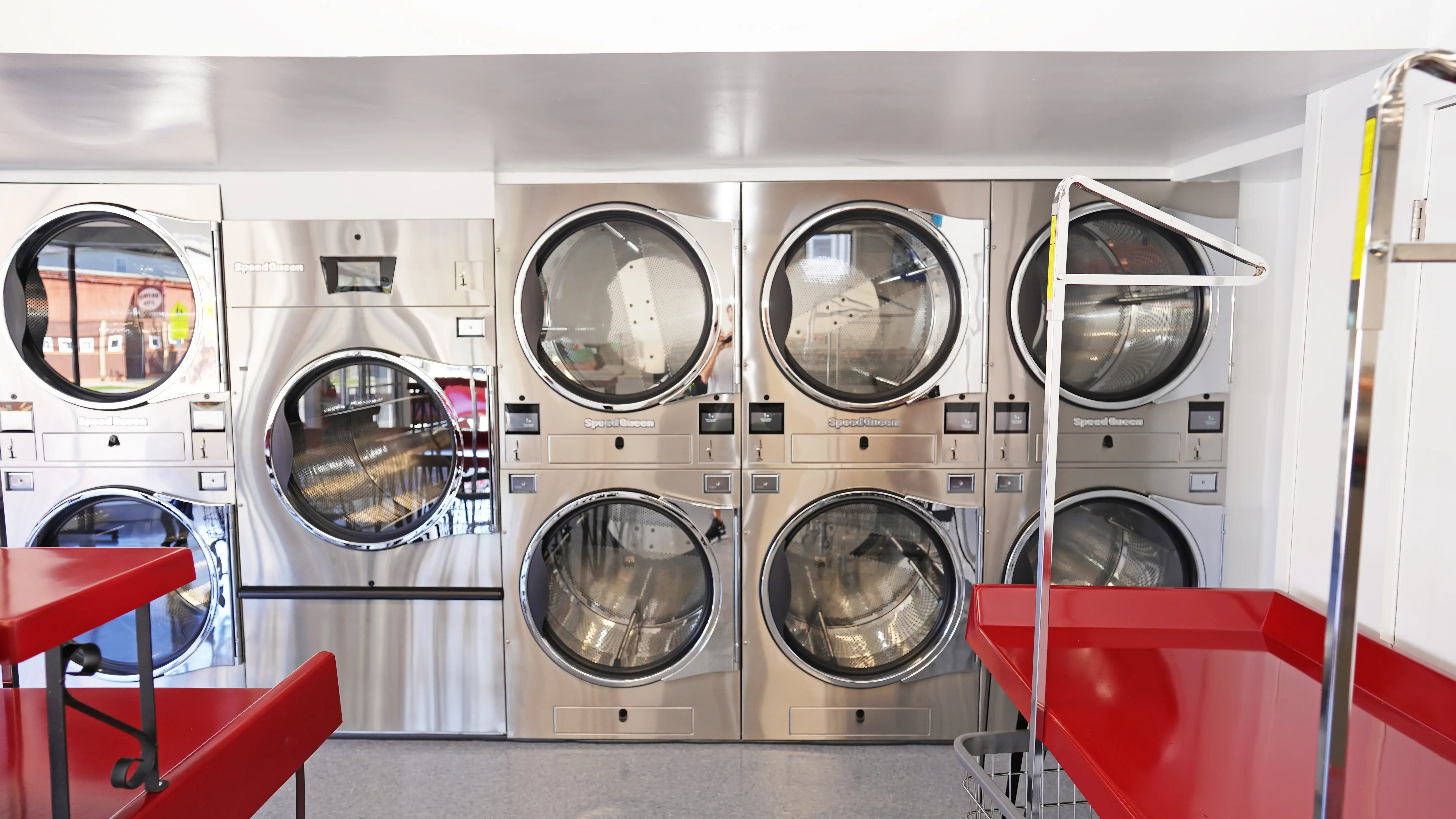 E-Z Clean Laundry Center thumbnail 11