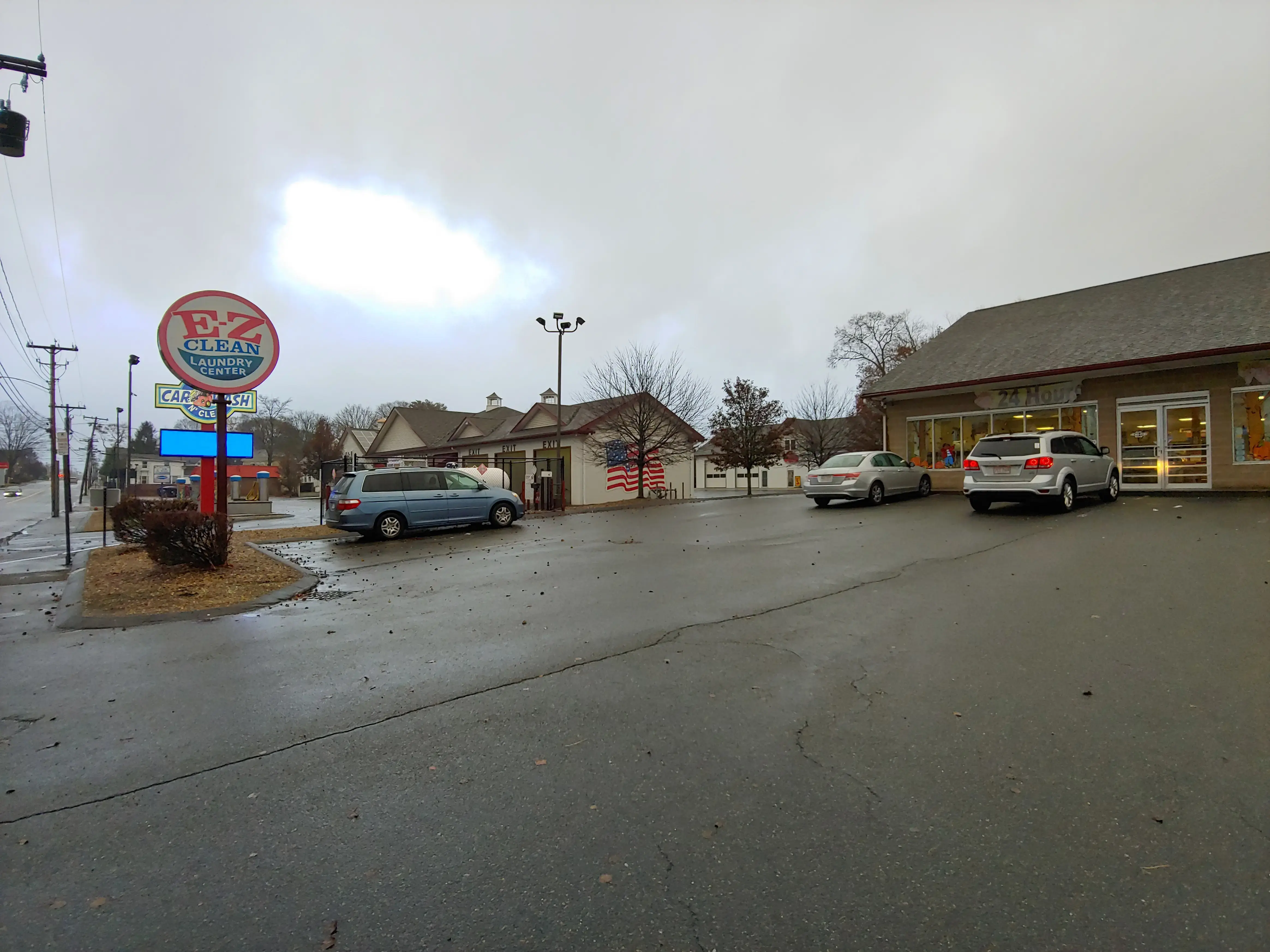 E-Z Clean Laundry Center - Image 19