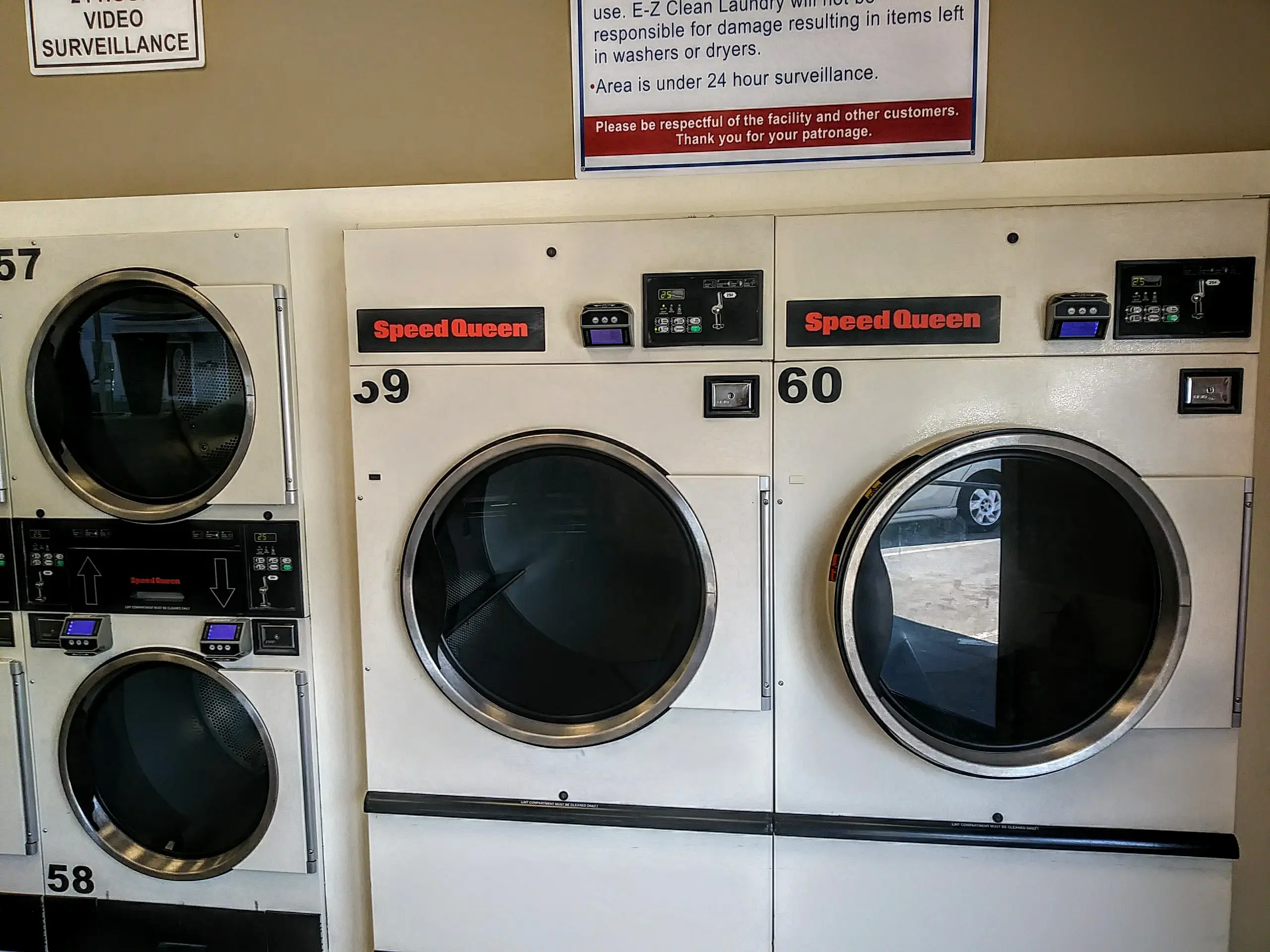 E-Z Clean Laundry Center thumbnail 11