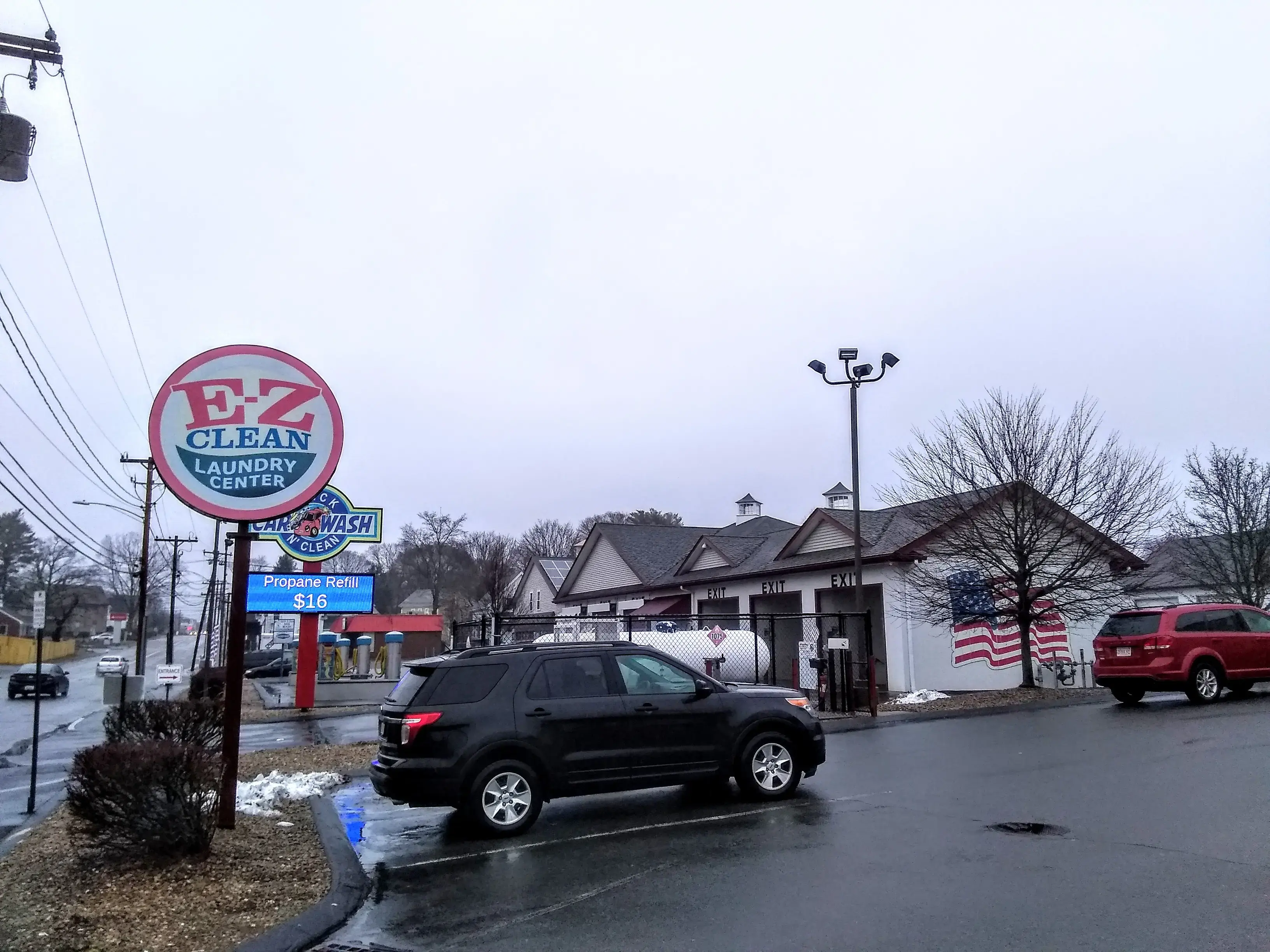 E-Z Clean Laundry Center thumbnail 5