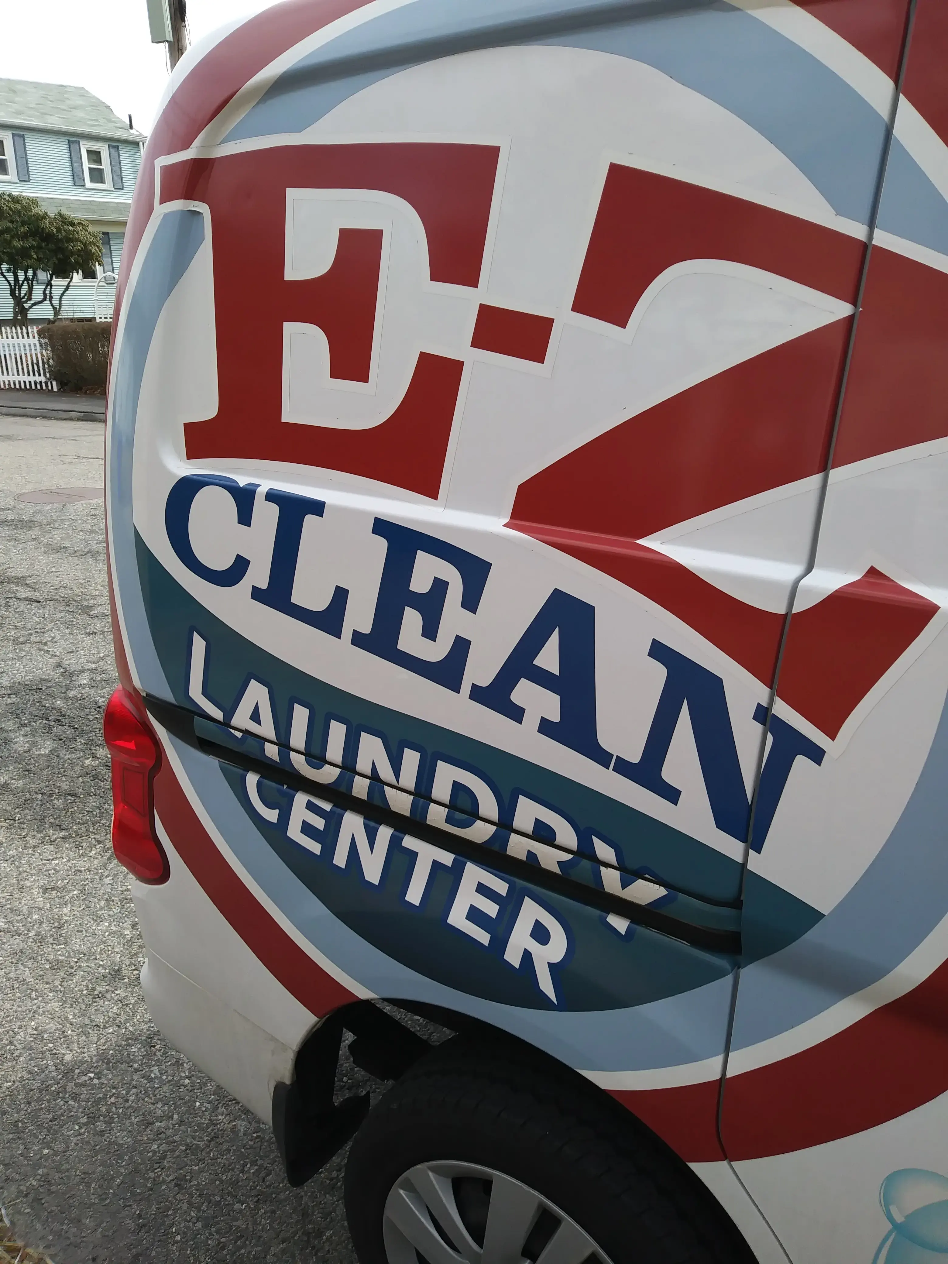 E-Z Clean Laundry Center - Image 12