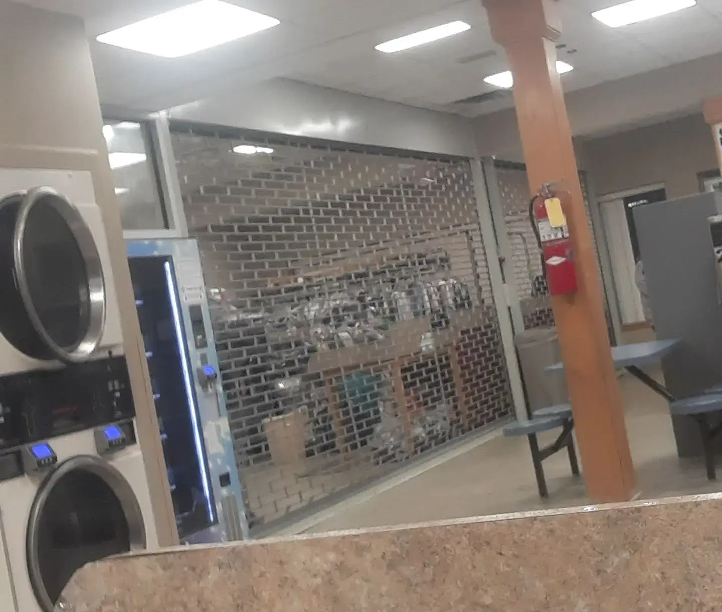 E-Z Clean Laundry Center thumbnail 18
