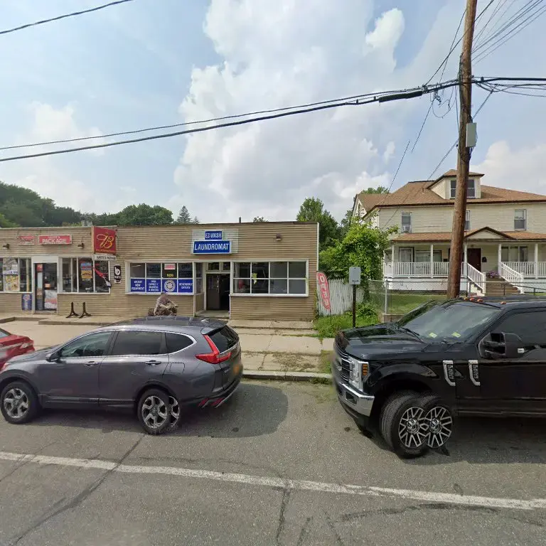 E-Z Wash Laundromat - Image 14