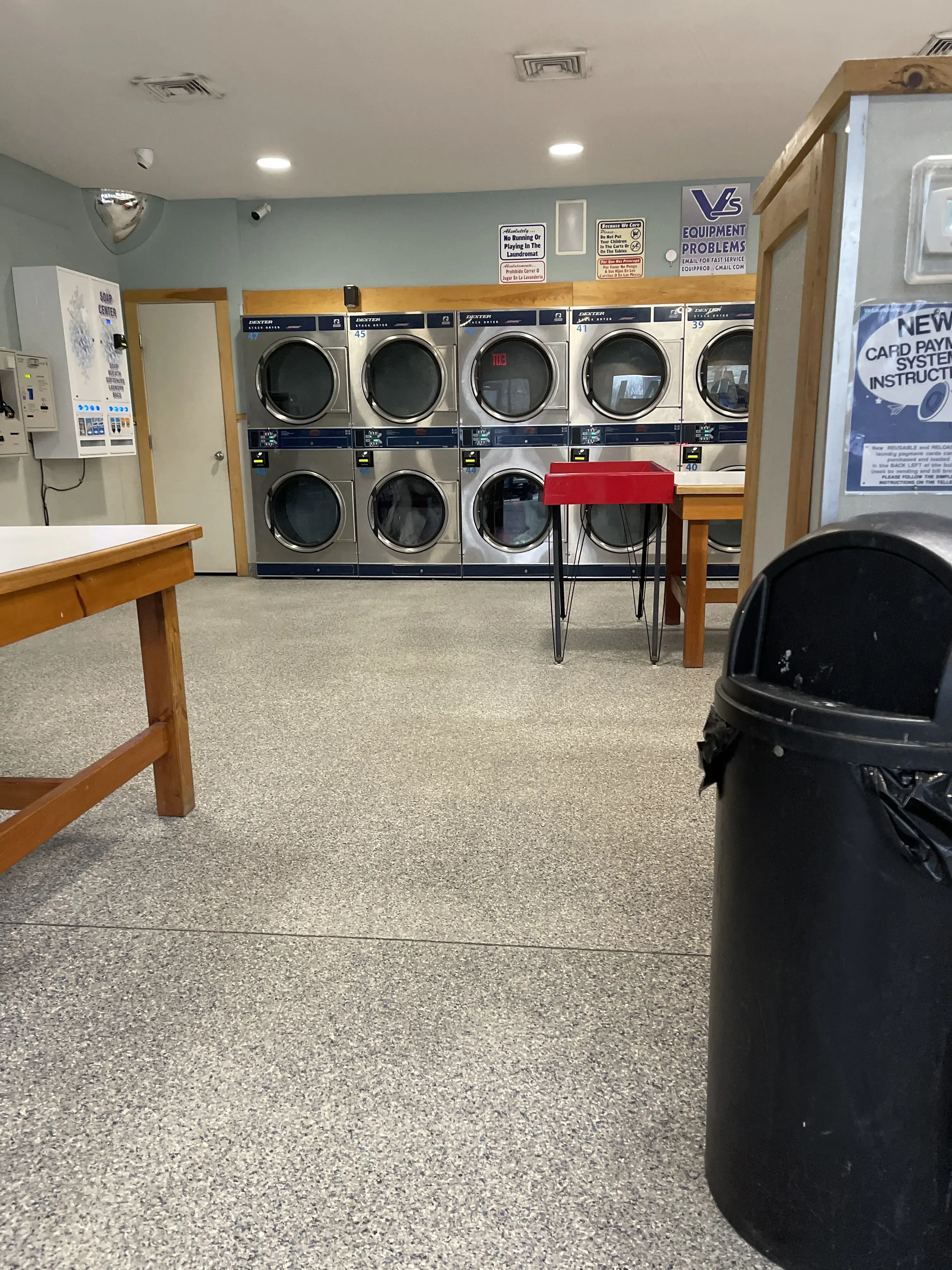 E-Z Wash Laundromat thumbnail 2