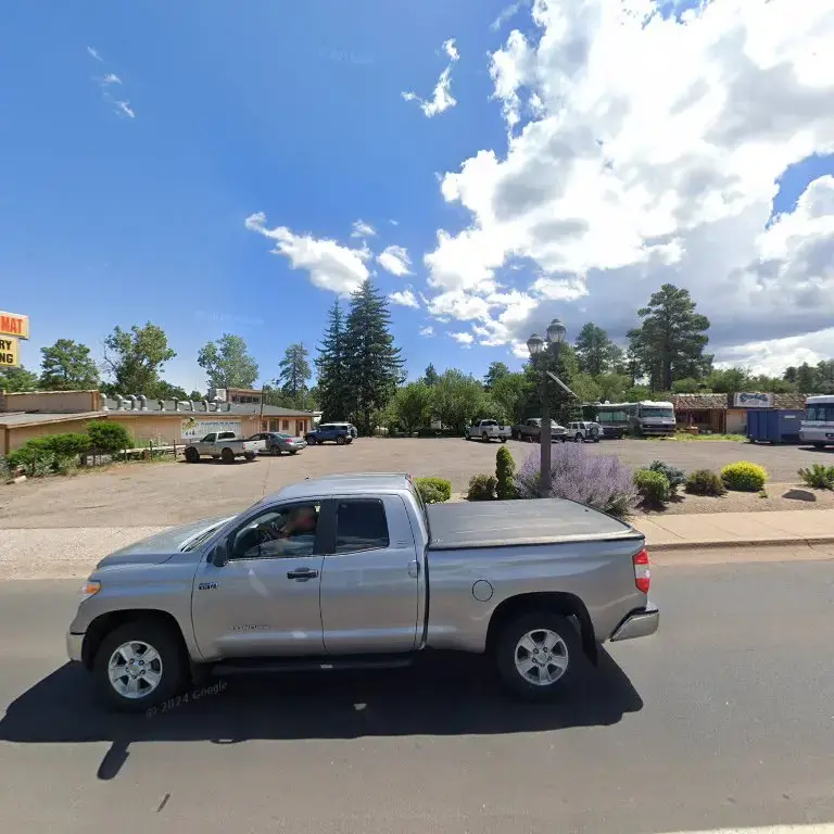 Earl's Laundry & Dry Cleaning - Image 16