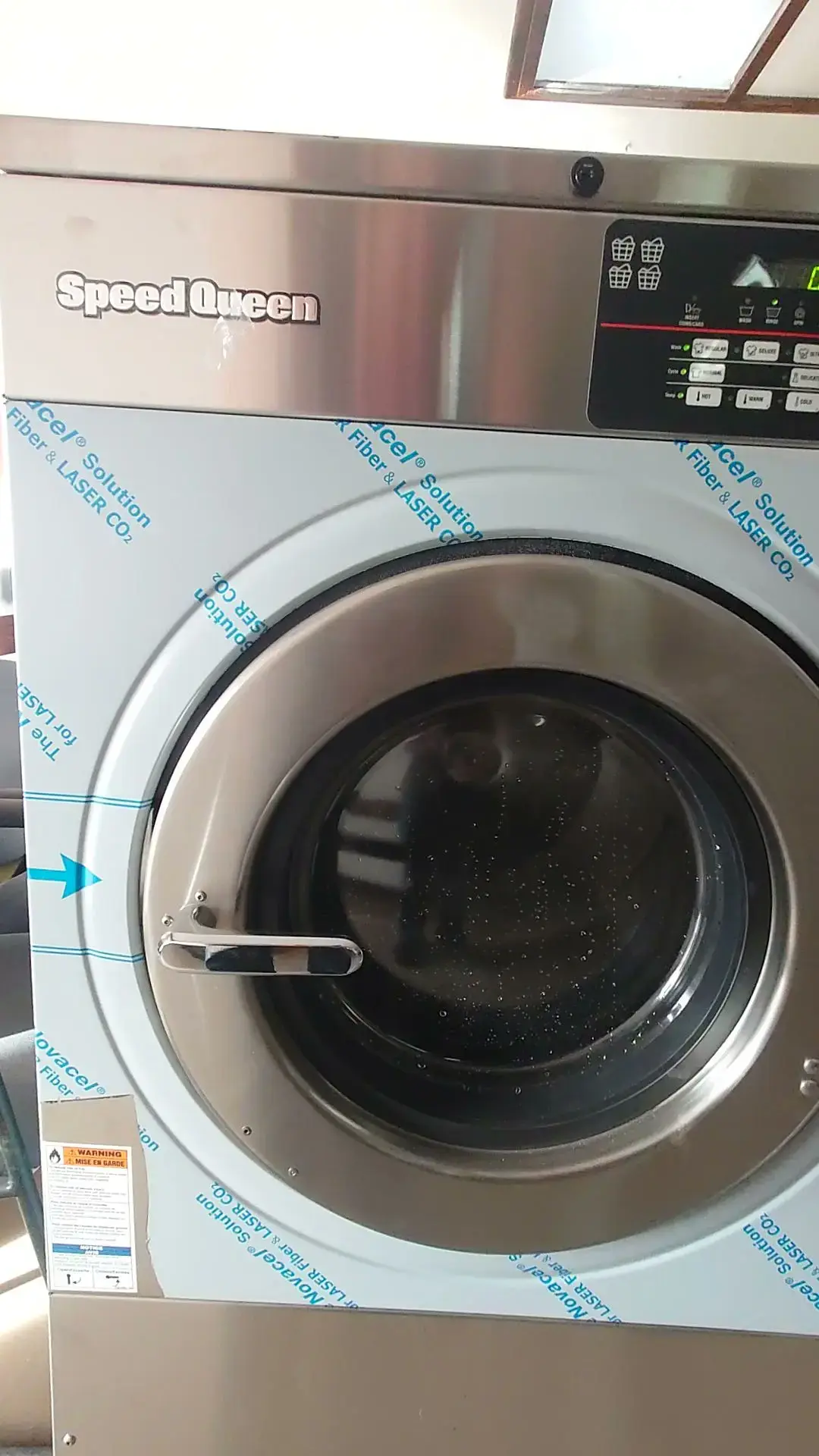 Earl's Laundry & Dry Cleaning thumbnail 4