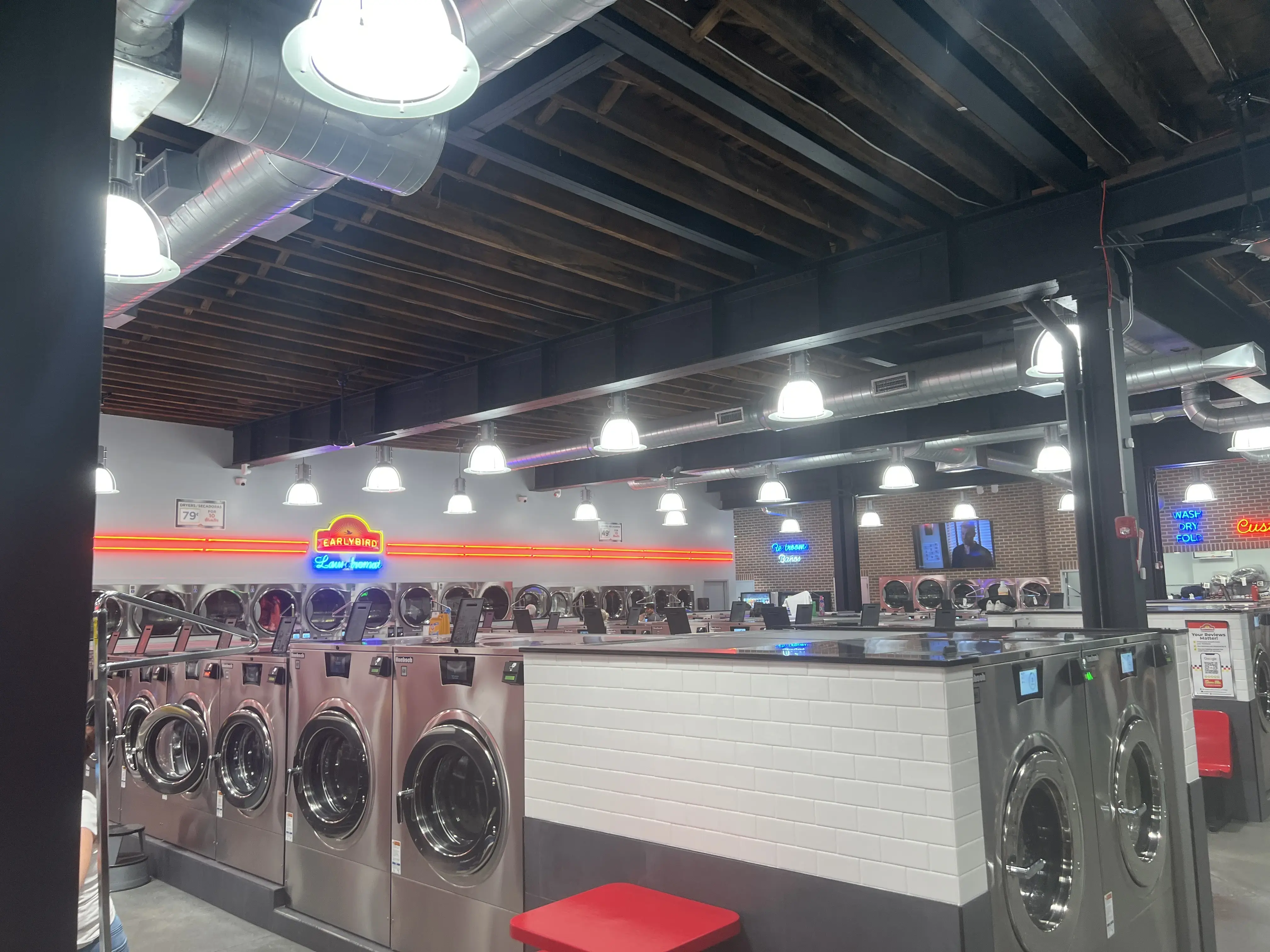 Early Bird Laundromat thumbnail 5