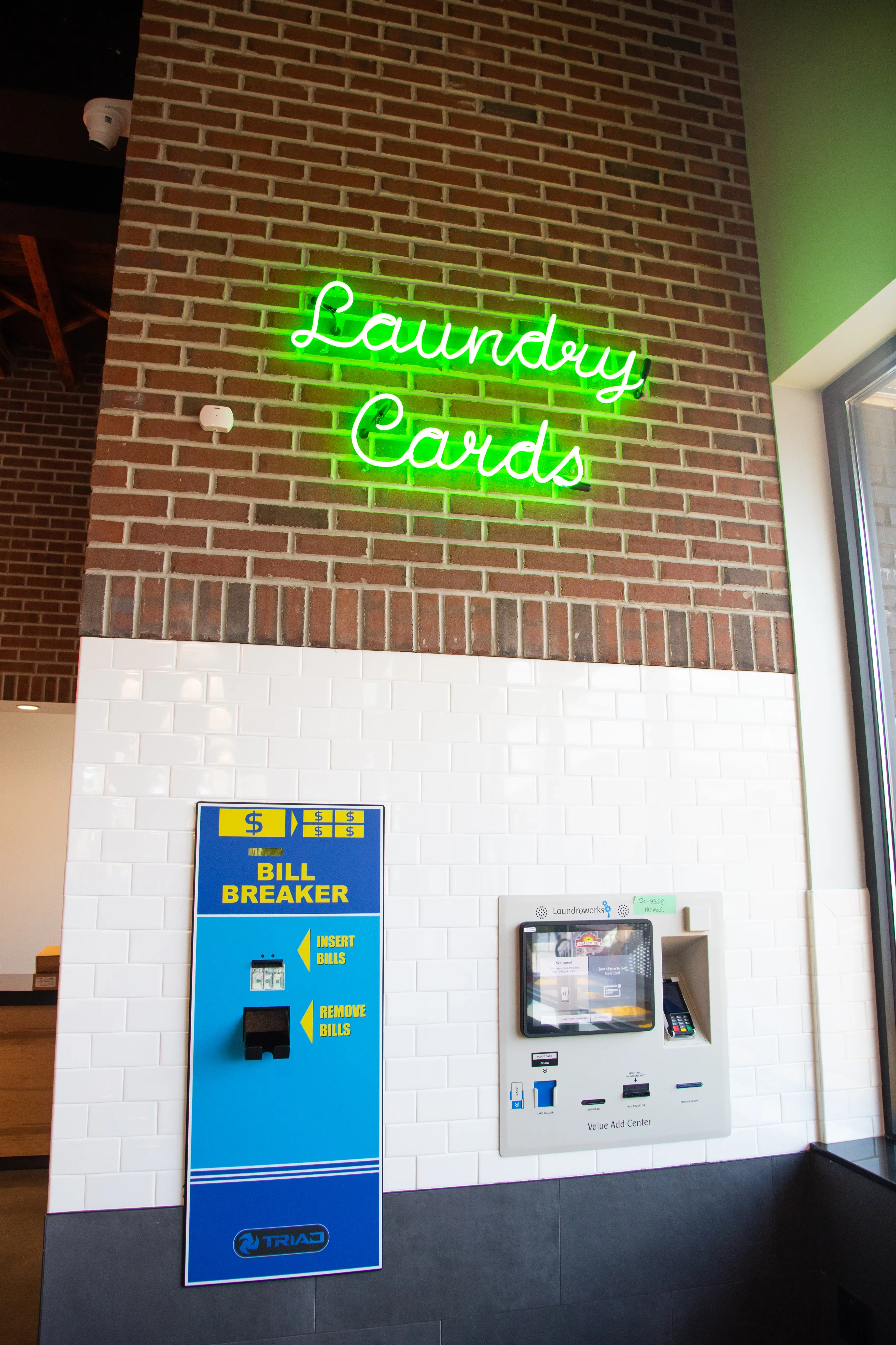 Early Bird Laundromat thumbnail 6