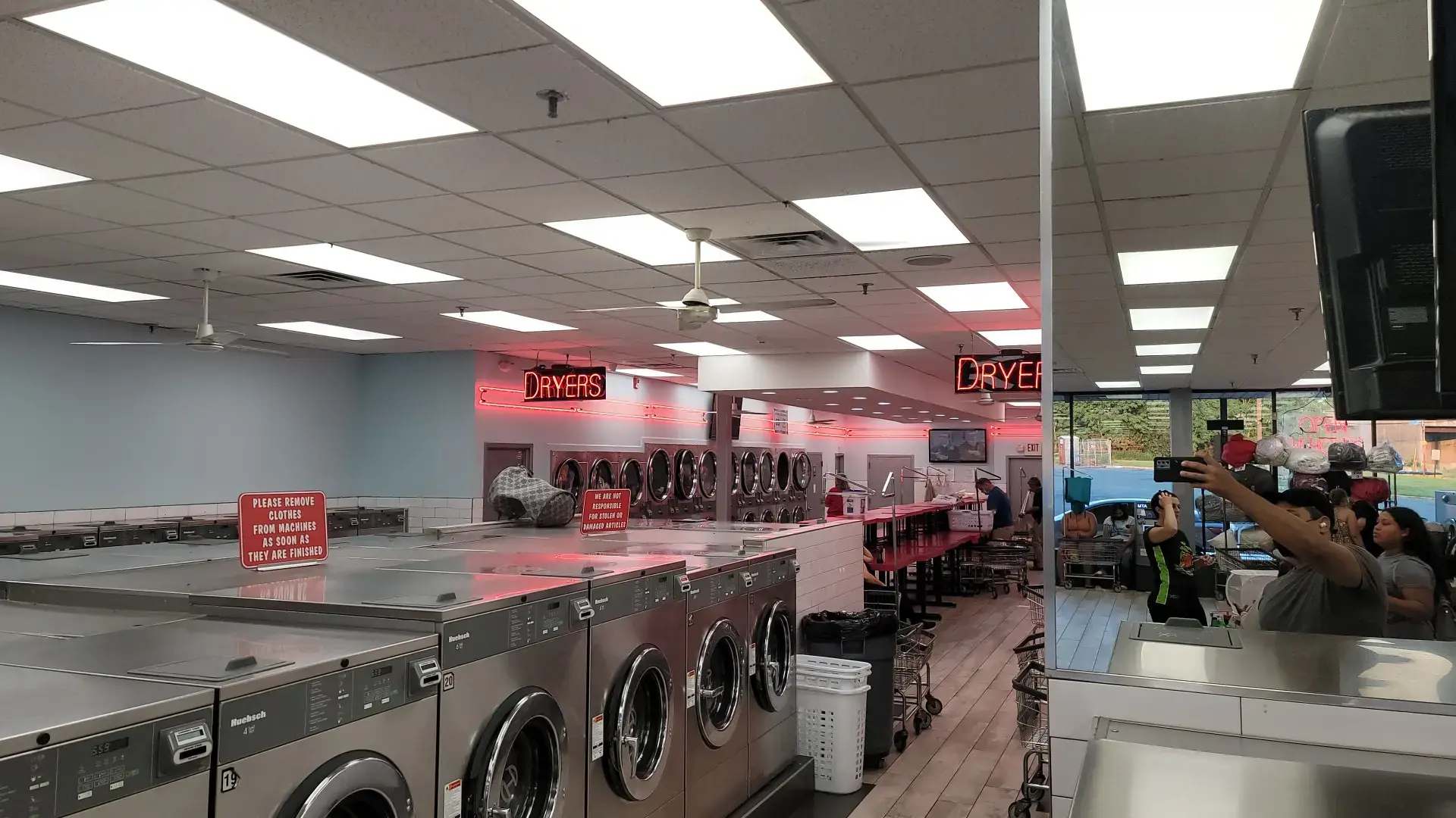 Earlybird Laundromat thumbnail 2