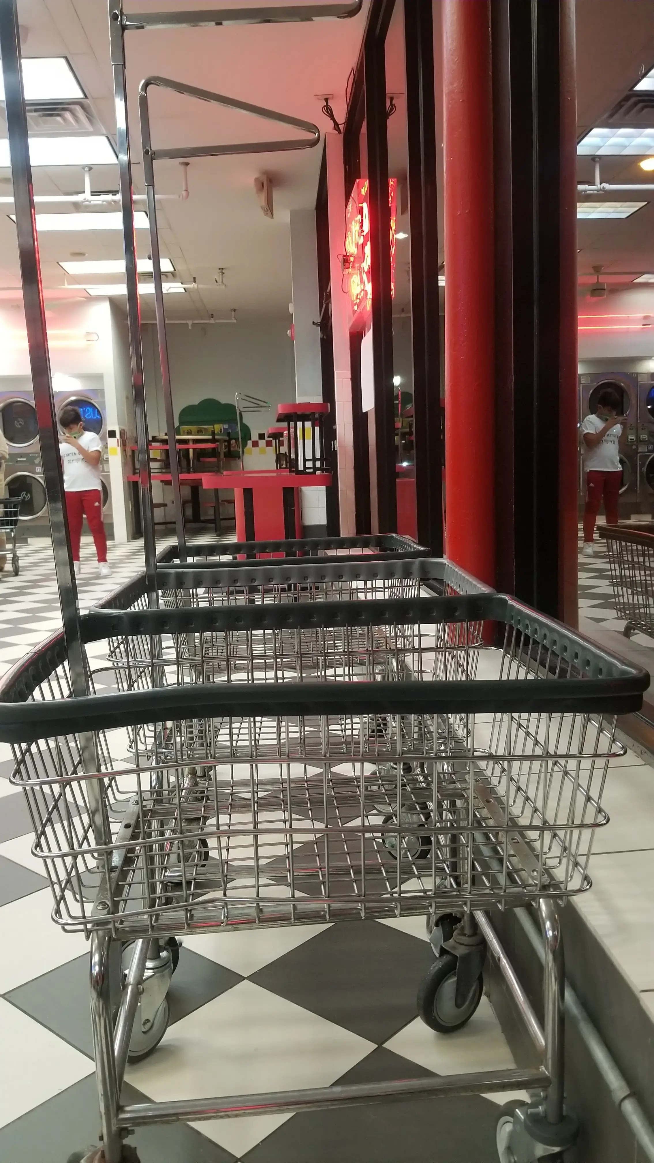 Earlybird Laundromat - Image 13