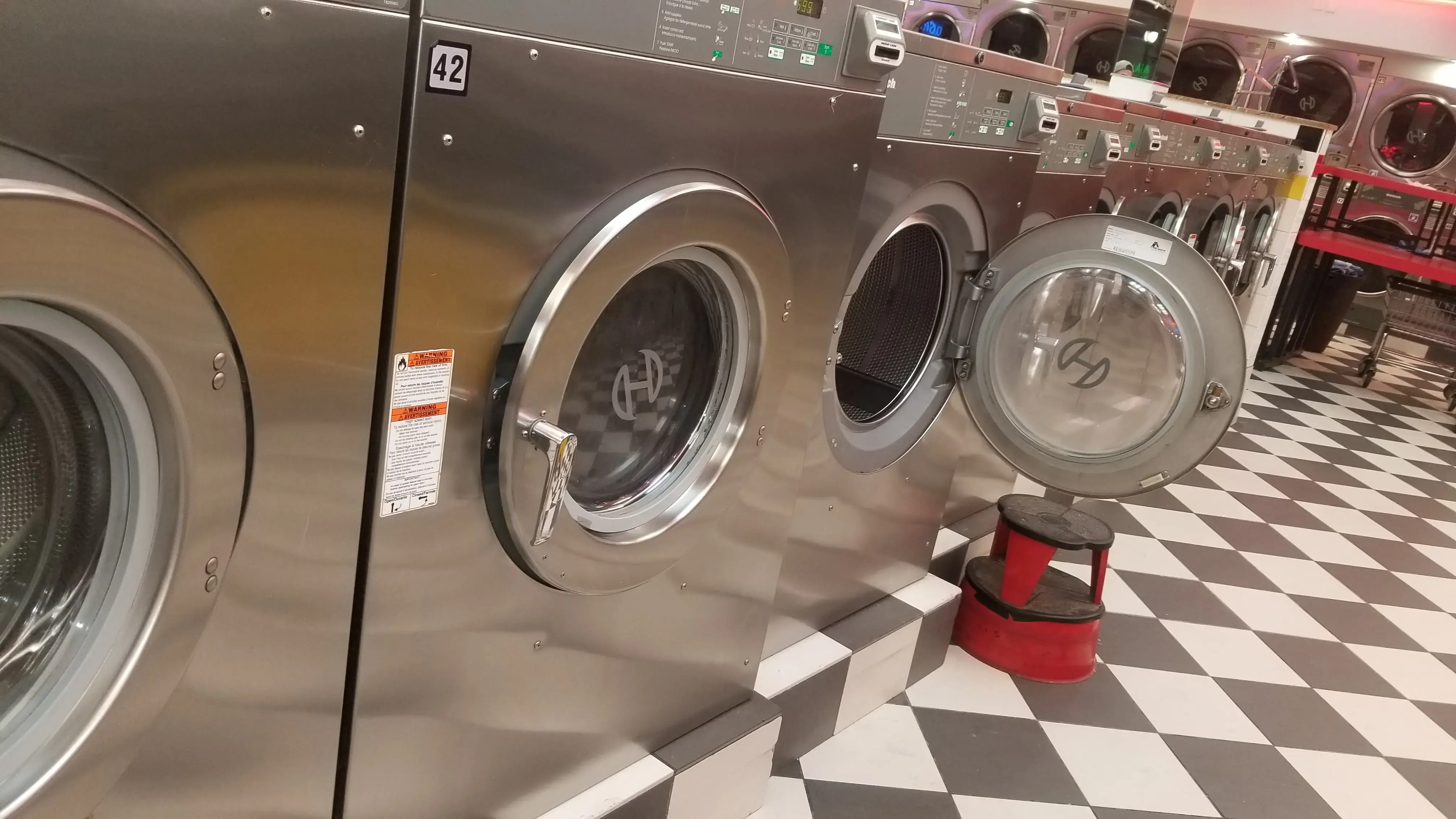Earlybird Laundromat thumbnail 14