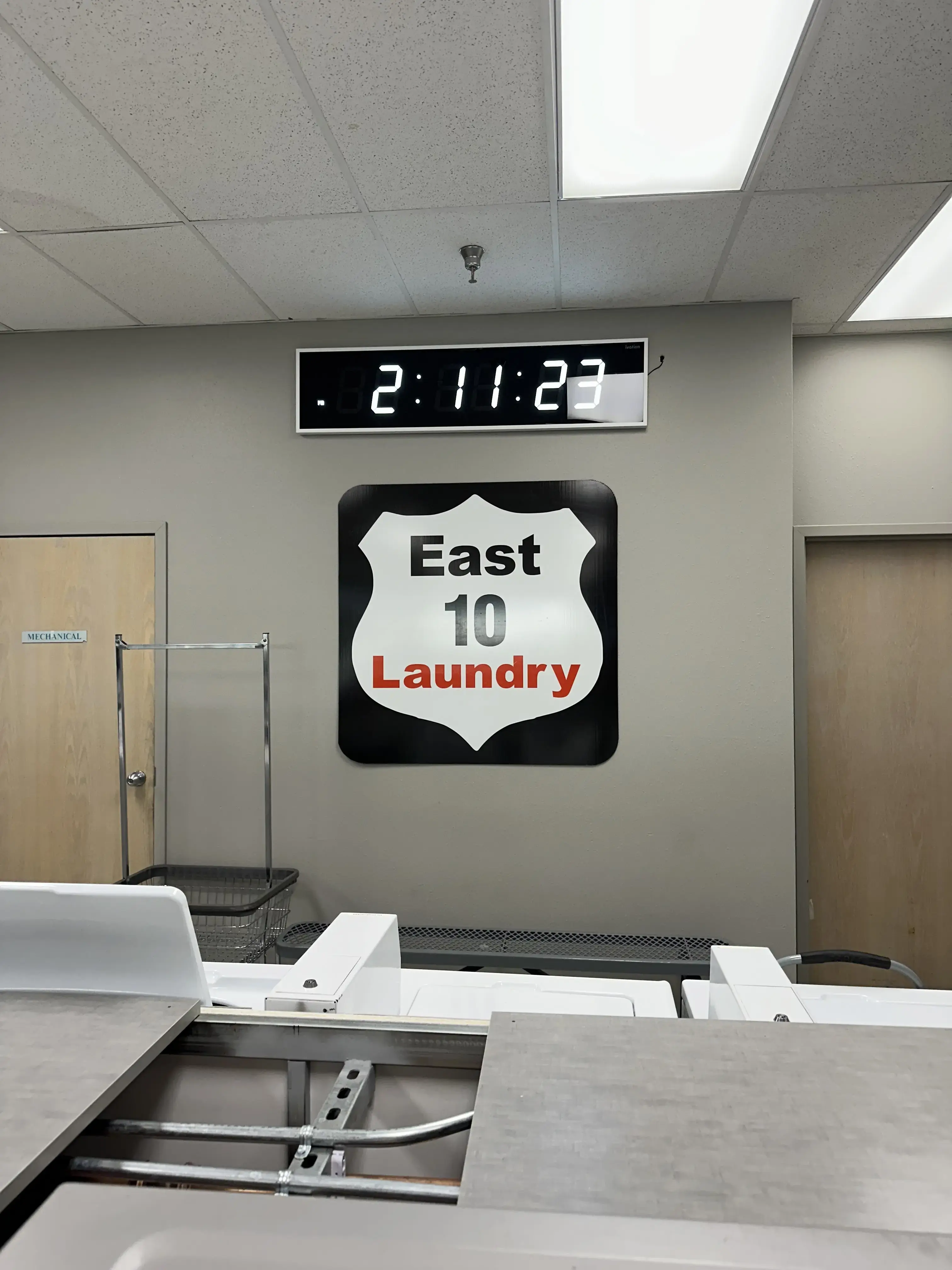 East 10 Laundry - Image 7