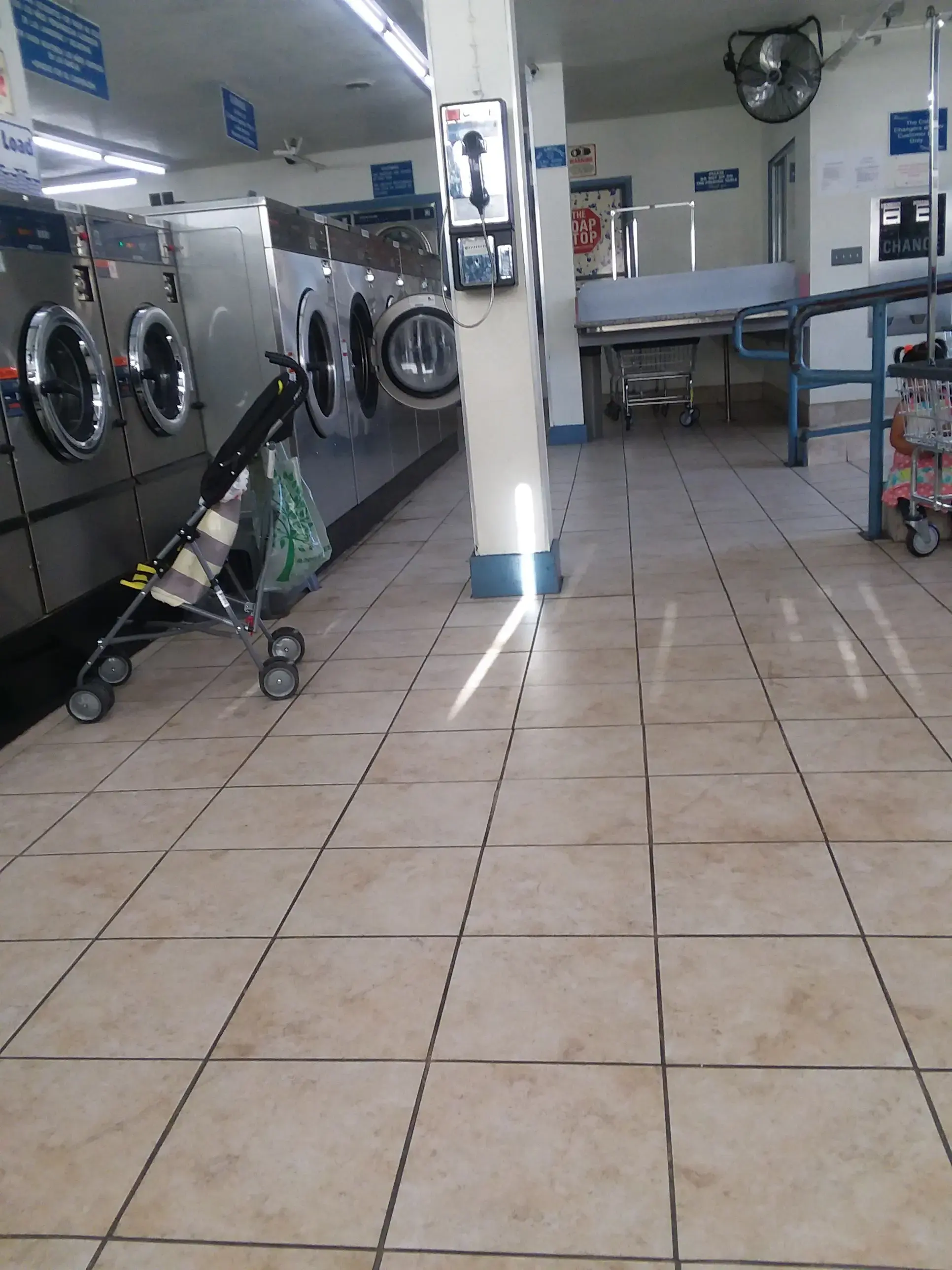 East Bay Coin Laundry thumbnail 4