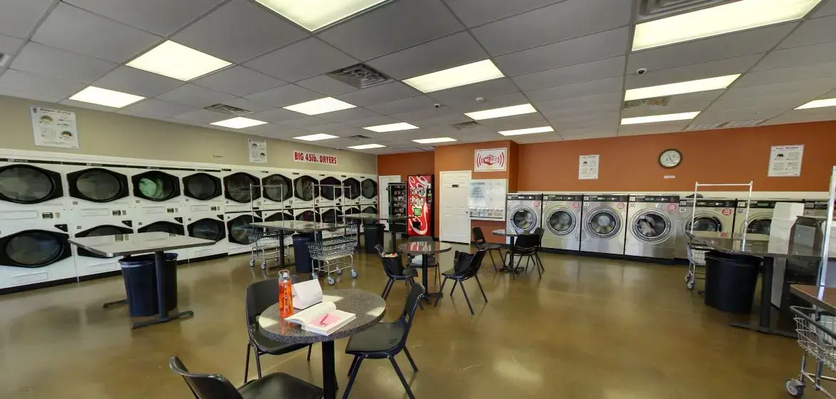 East Brainerd Coin Laundry thumbnail 1