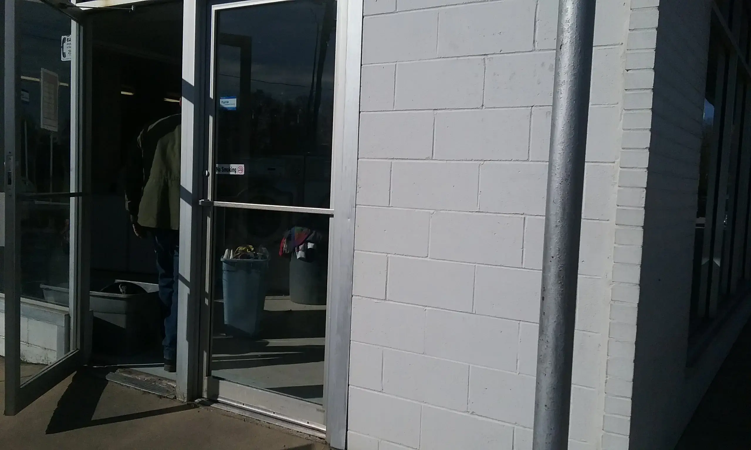 East End Coin Laundry thumbnail 3