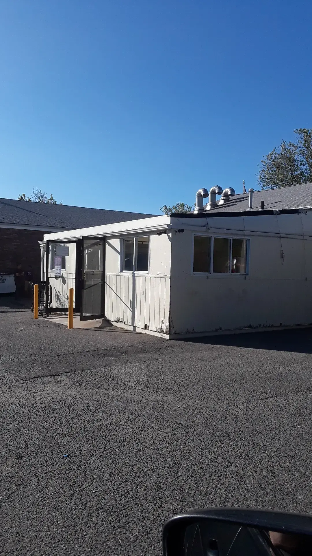 East Hampton Laundry - Image 13