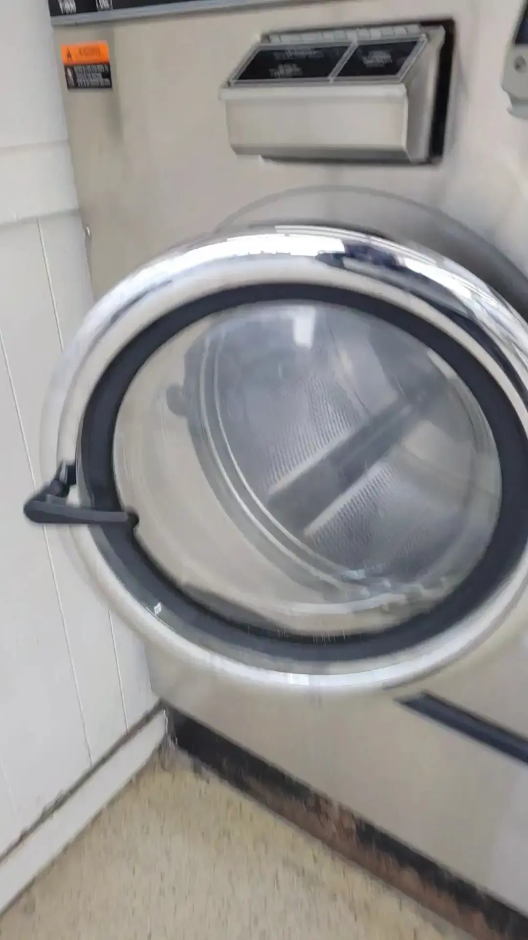 East Hill 24/7 Laundry - Image 16