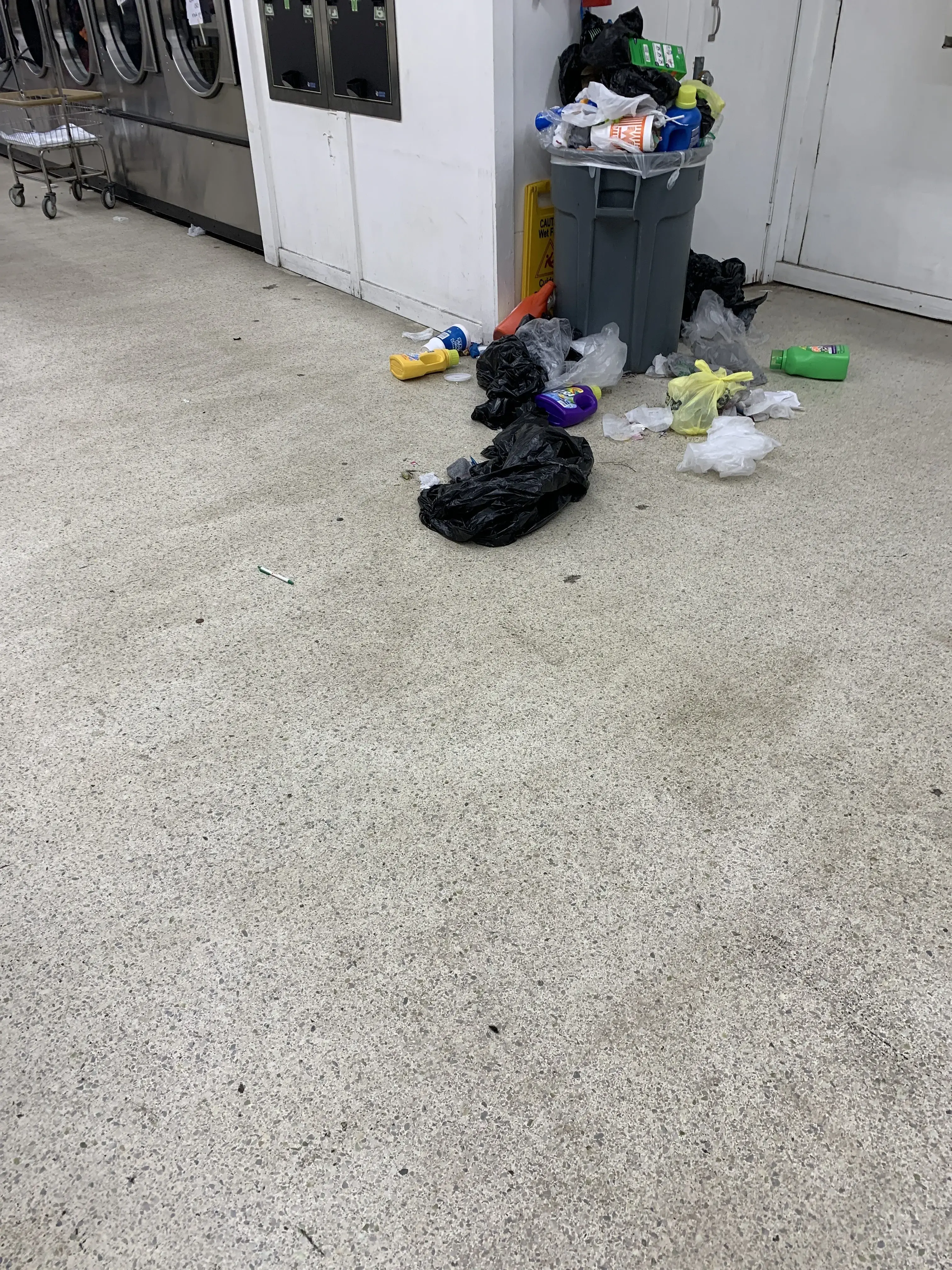 East Hill 24/7 Laundry - Image 12