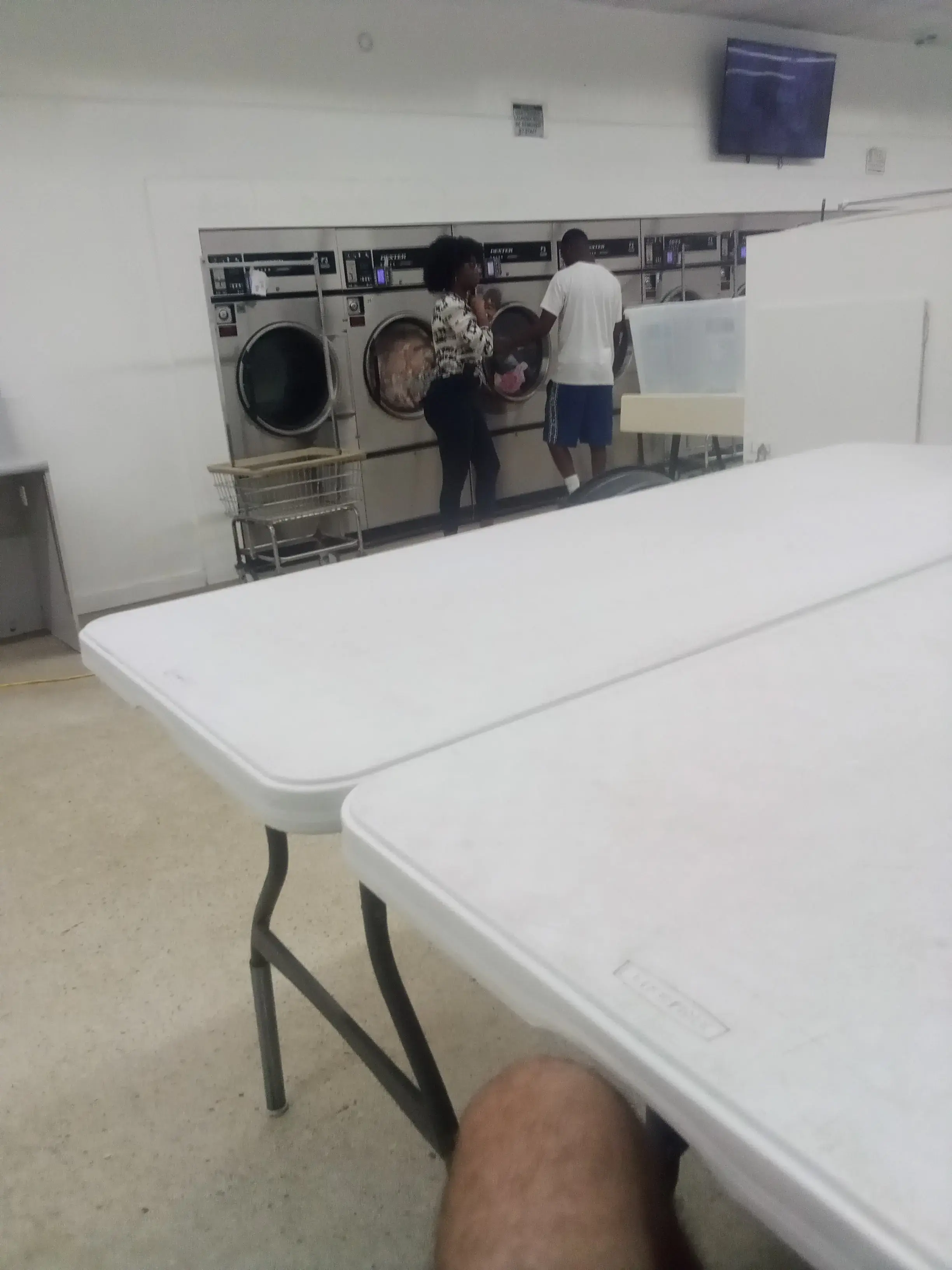 East Hill 24/7 Laundry - Image 20